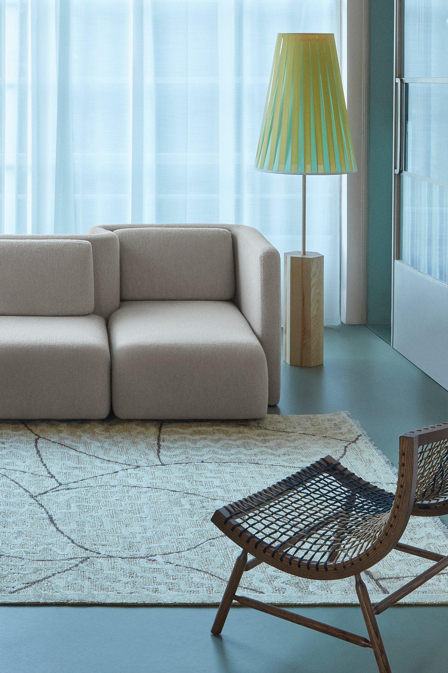 Lampadaire haute couture jaune pâle de Servomuto en vente 1