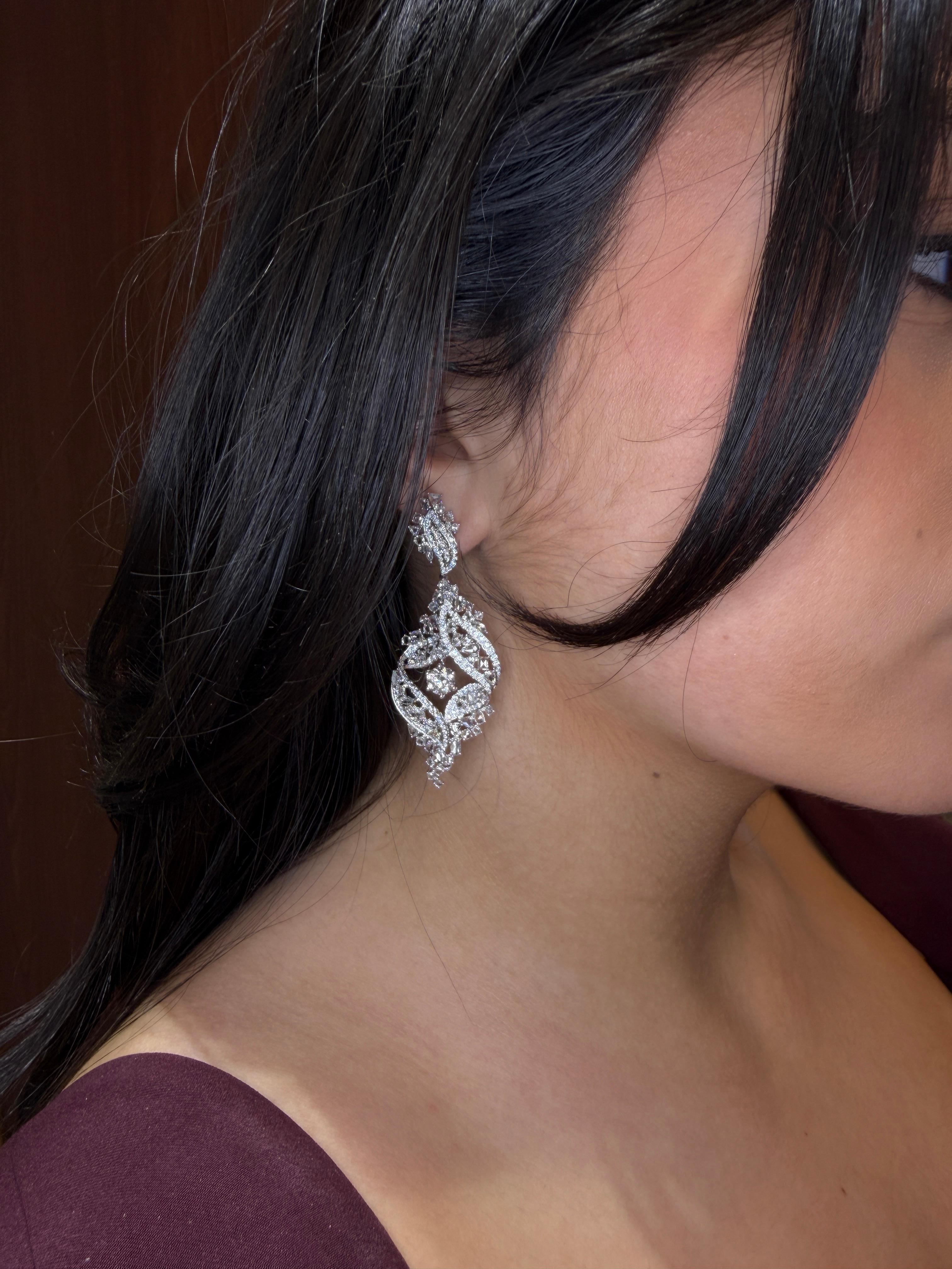 Bridal 18K White Gold Rose-Cut White Diamond Statement Chandelier Earring 7.95ct Corte redondo en venta