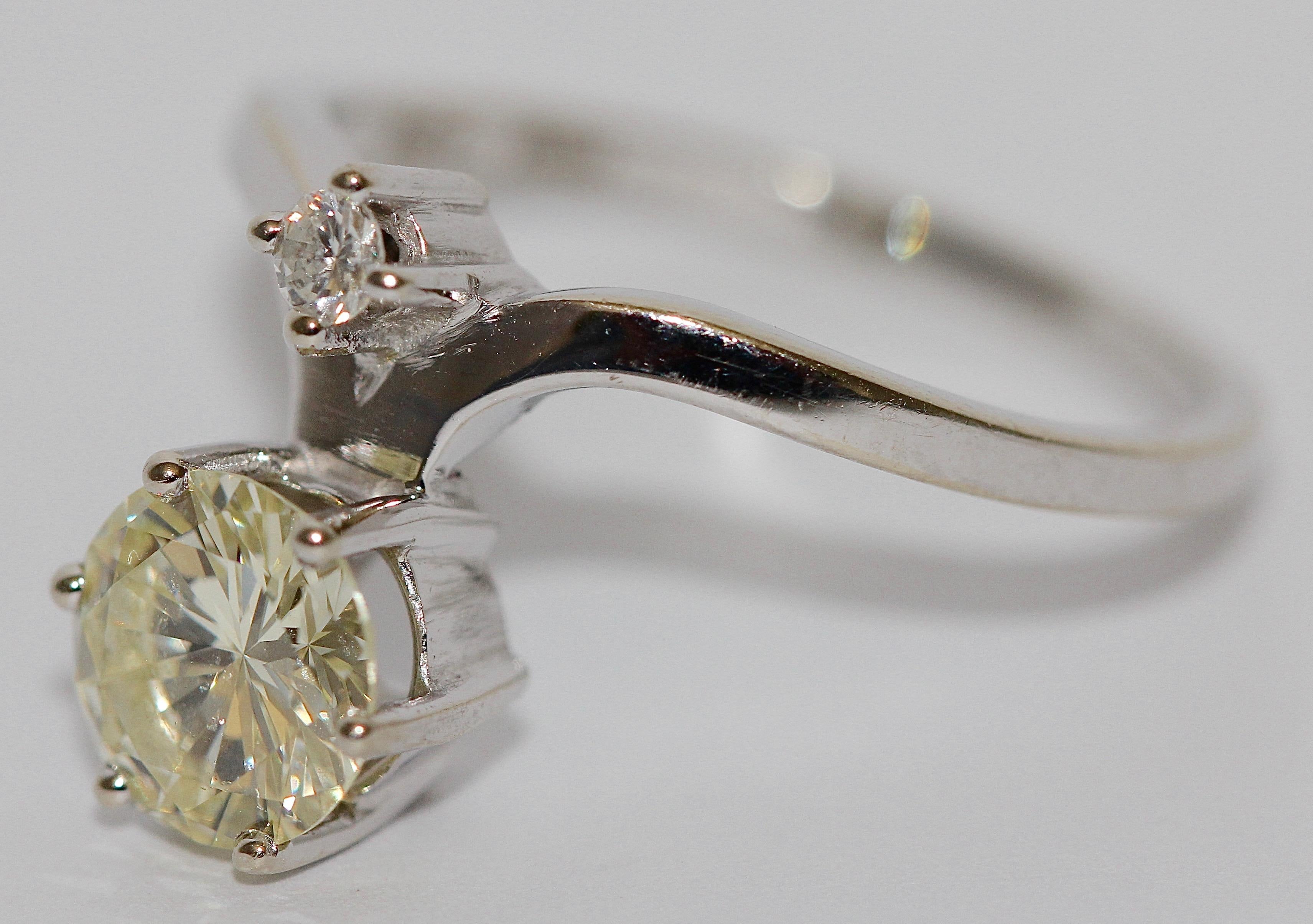 Modern Bridal, Engagement Ring, 1.22 Carat IF Natural Diamond, Solitaire, White Gold For Sale