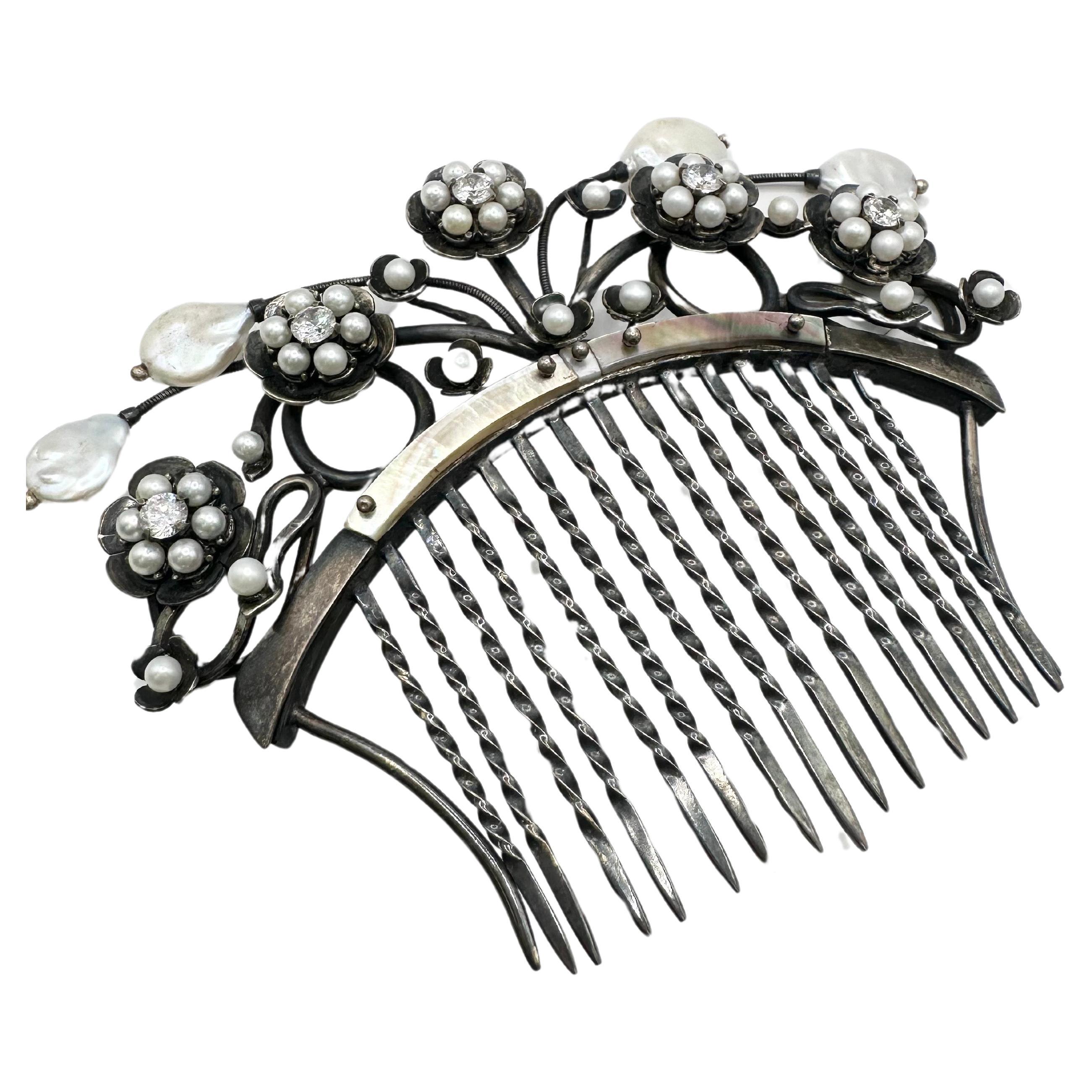 Bridal handmade hair accesory Silver and pearls For Sale