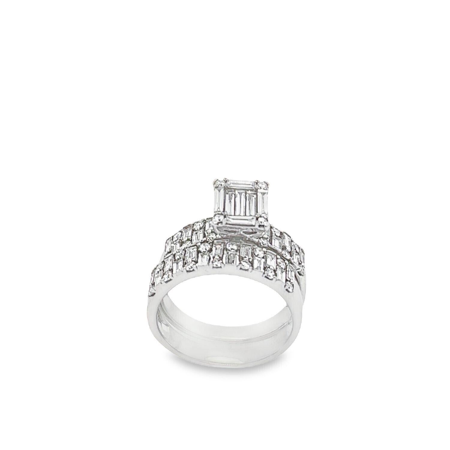 Parure de mariage en or blanc 18ct, bague de fiançailles 1,0ct baguette + 0,55ct de diamants ronds et baguettes sertis dans l'alliance.

Informations supplémentaires :
Poids total des diamants : 1,0ct+0,55ct 
 Couleur du diamant : F (les deux)
