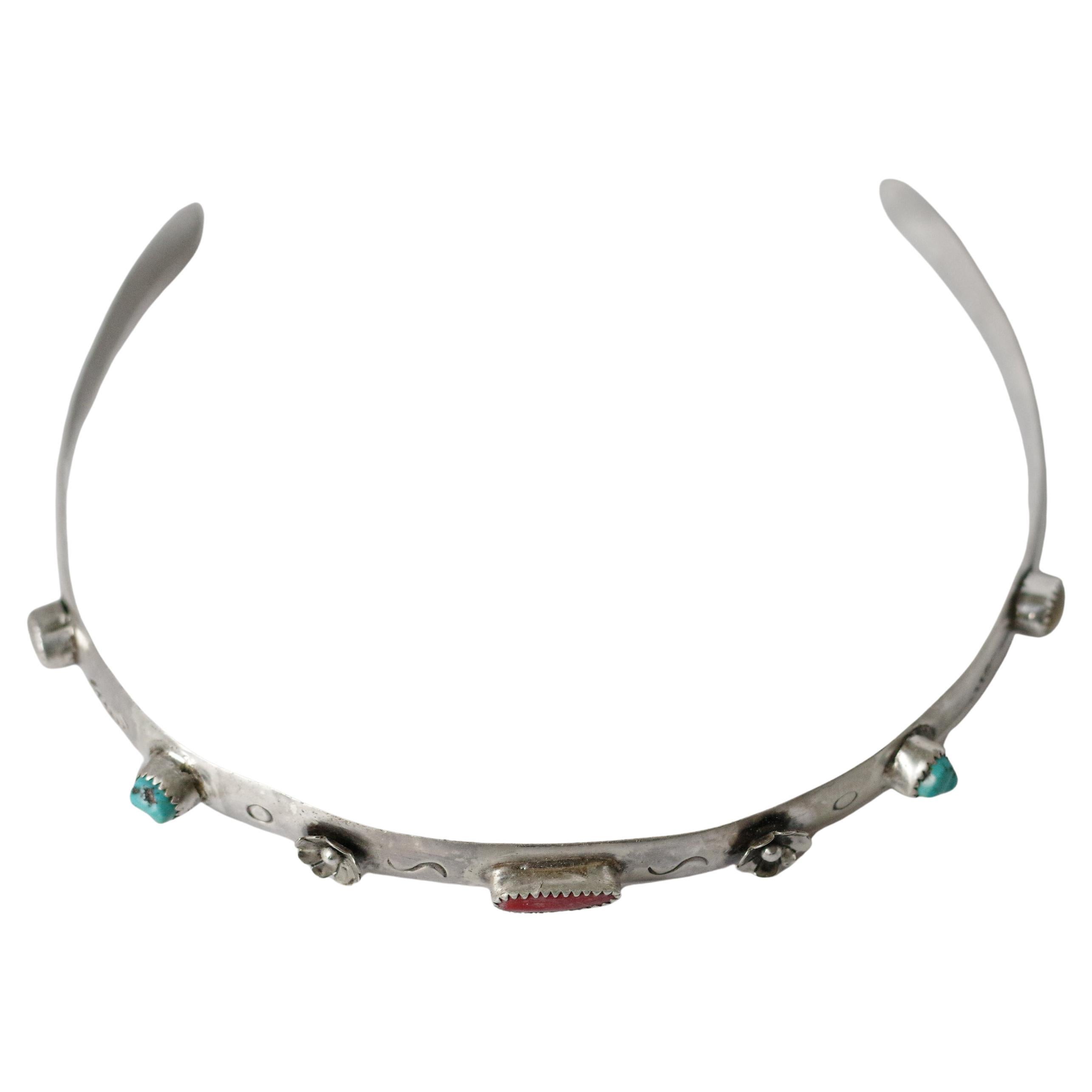 Tiara da sposa, raro gioiello nativo americano d
epoca realizzato a mano in argento in vendita