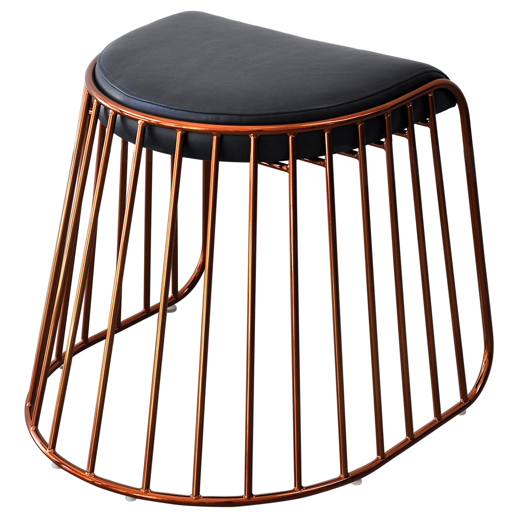 Taburete bajo con velo de novia de Phase Design