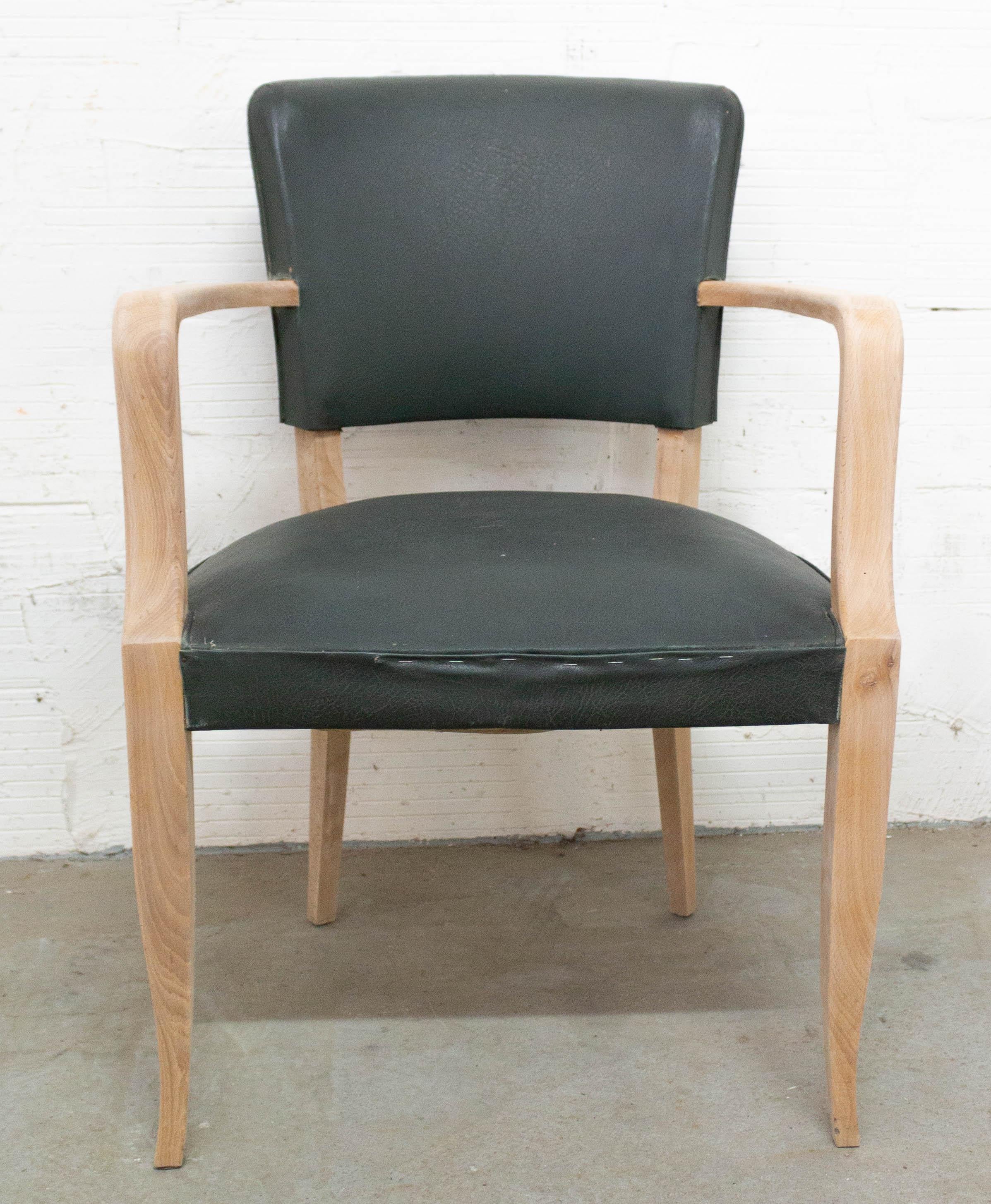 Open bridge armchairs to be re-upholstered French circa 1930
Frame is sound and solid, the beech as been stripped and protected
The skai can be easily changed to suit your interior

Shipping:
62/59/87 cm 8.4 kg.


  