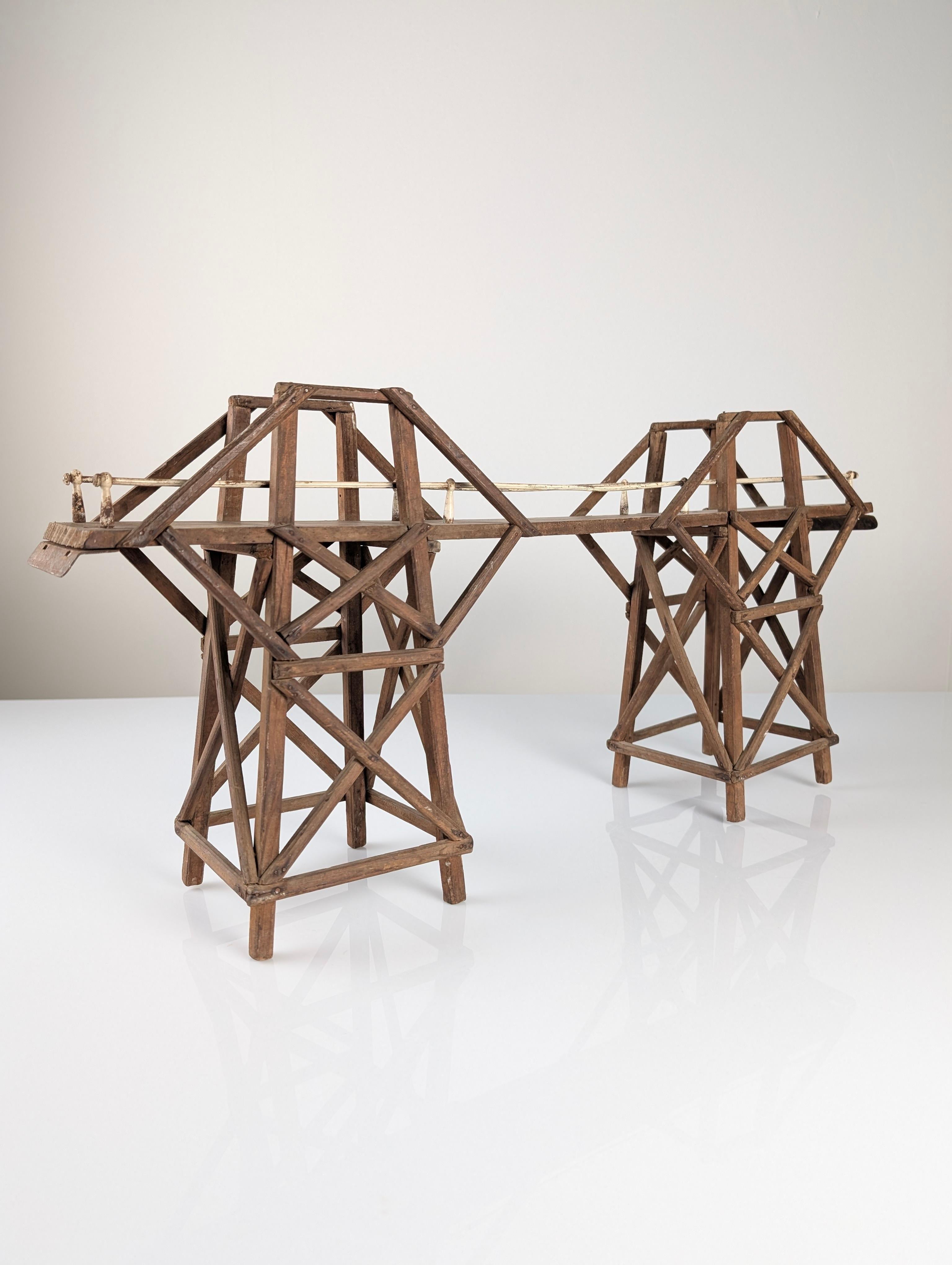 Modèle en bois et en fer du pont de la rivière Kwai, années 1950 en vente 6