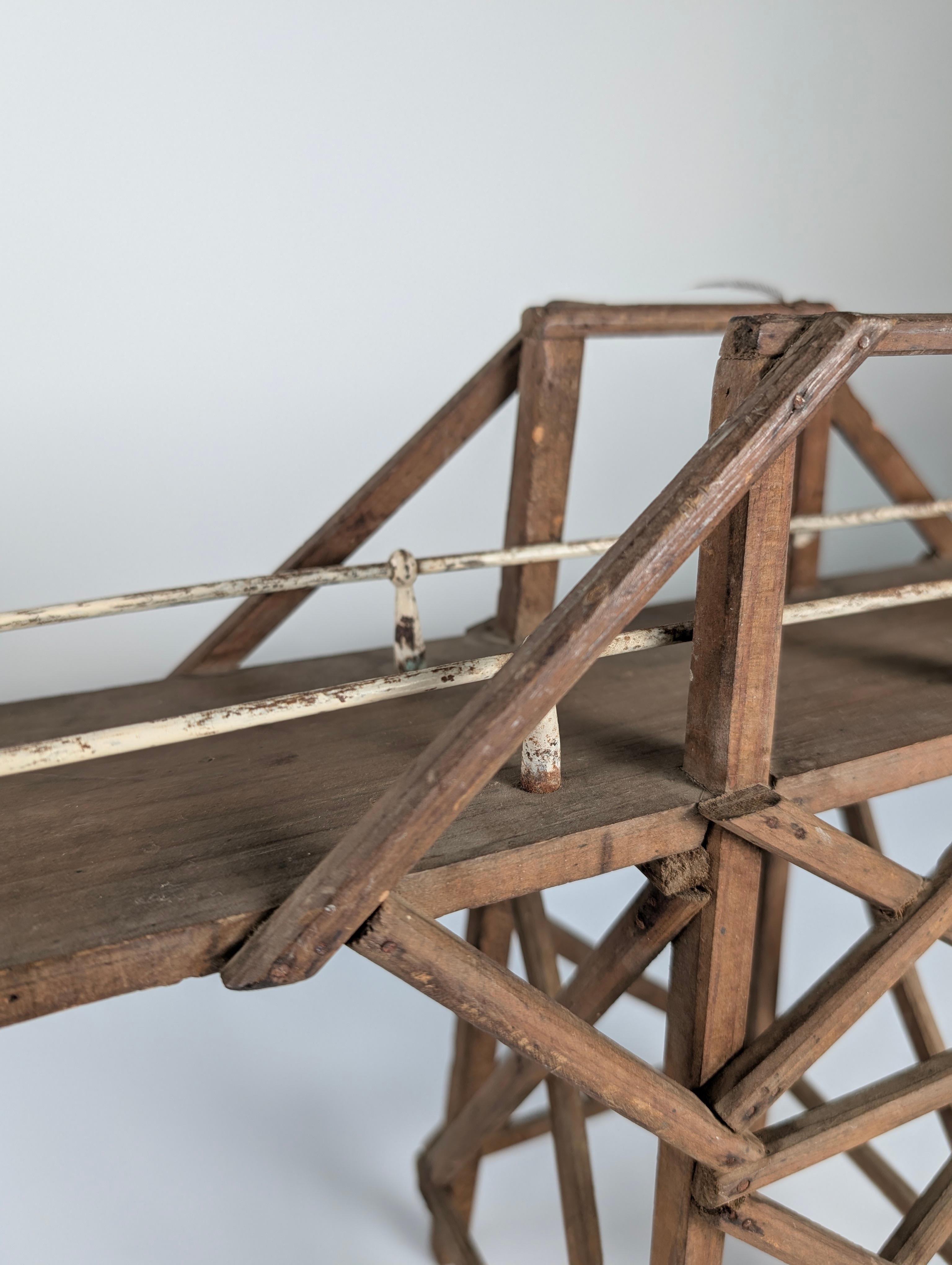 Modèle en bois et en fer du pont de la rivière Kwai, années 1950 en vente 8