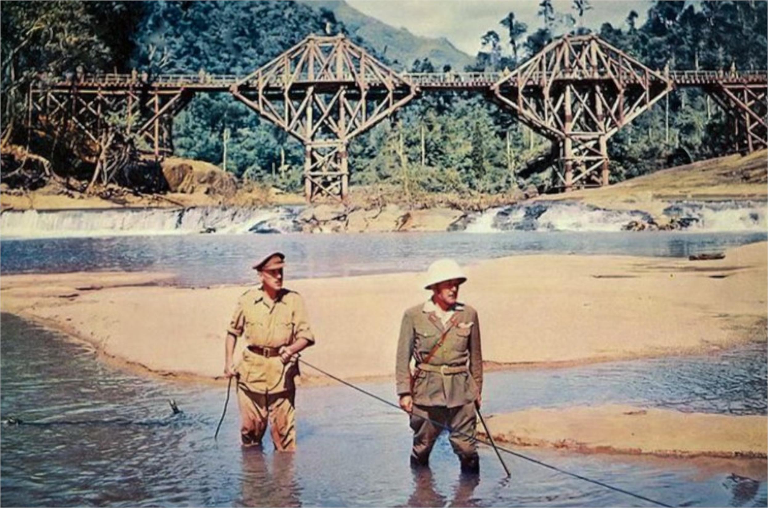 Milieu du XXe siècle Modèle en bois et en fer du pont de la rivière Kwai, années 1950 en vente