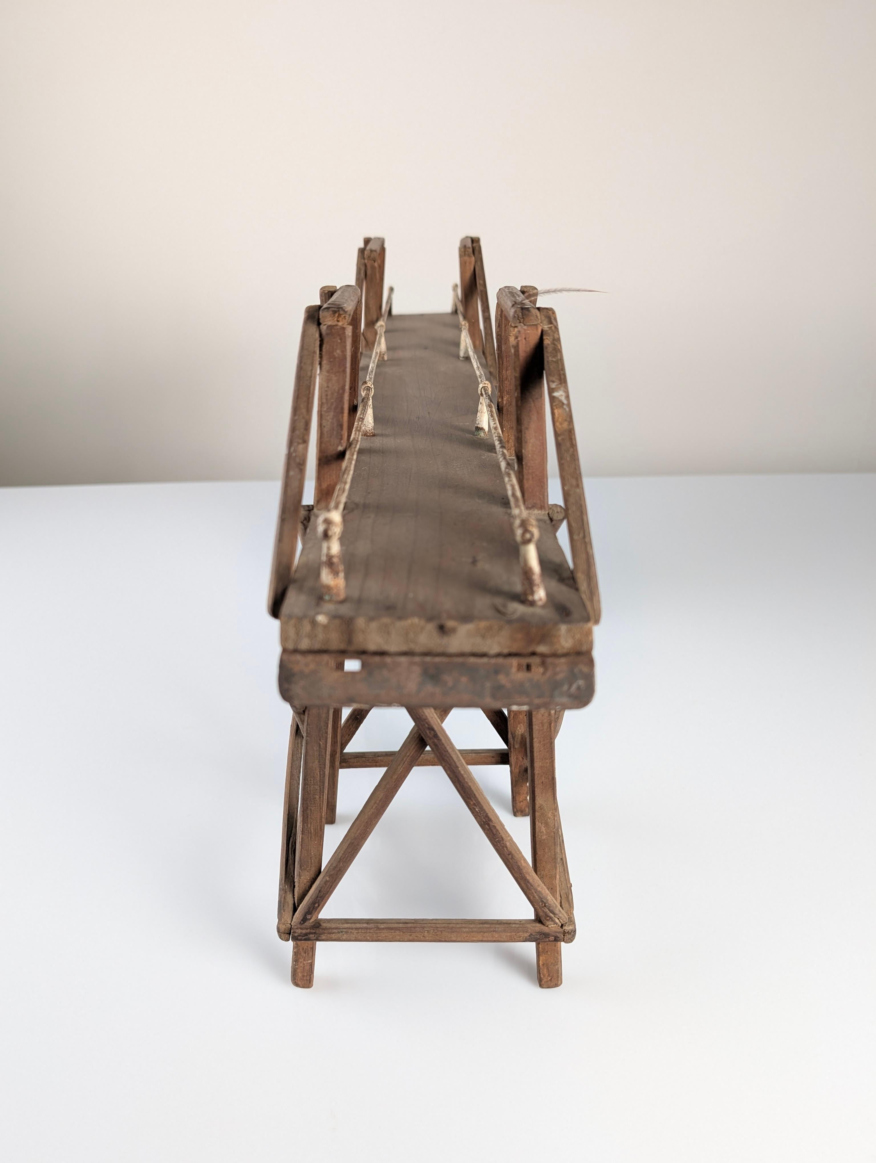 Modèle en bois et en fer du pont de la rivière Kwai, années 1950 en vente 1