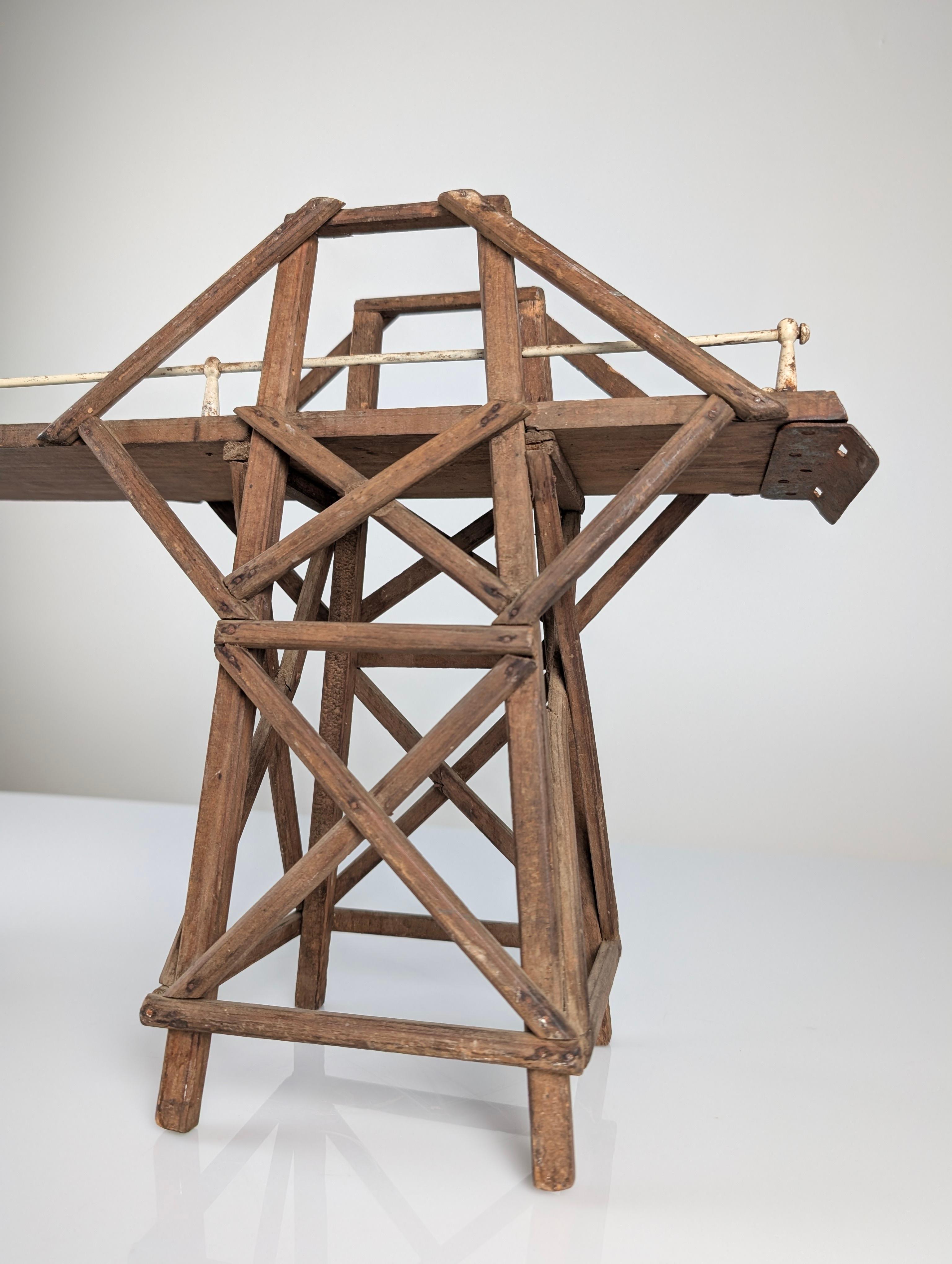 Modèle en bois et en fer du pont de la rivière Kwai, années 1950 en vente 2