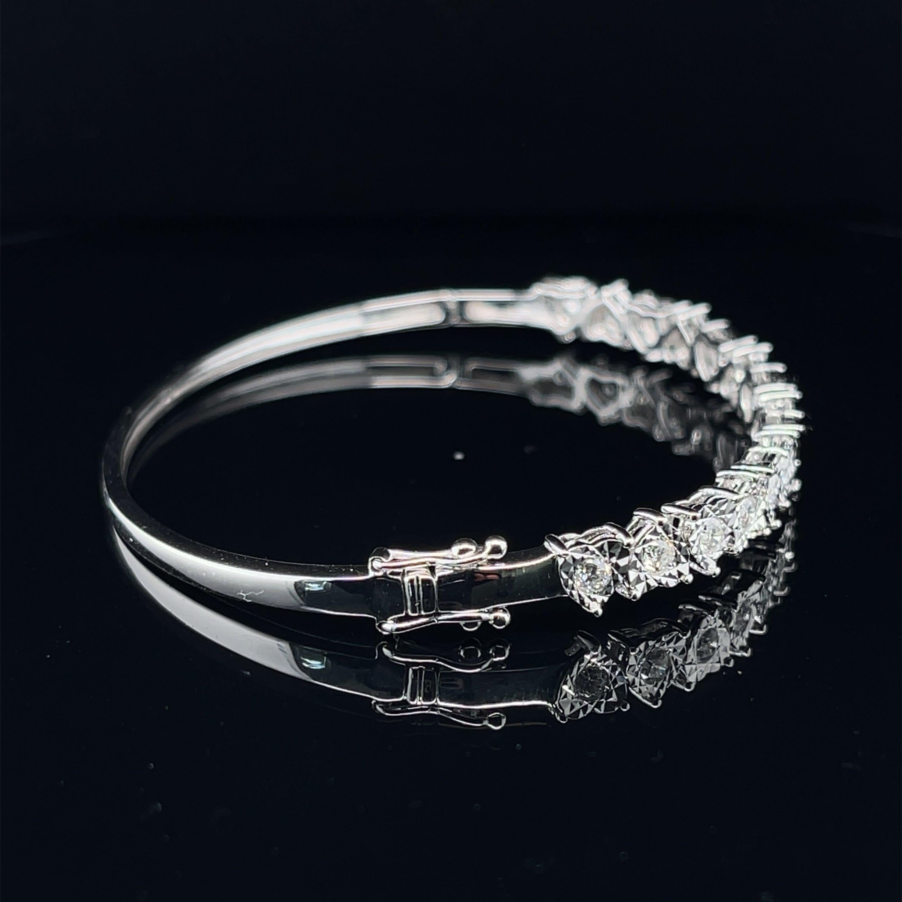 'Bridget' 18CT White Gold Diamond Bangle In New Condition For Sale In Sydney, NSW