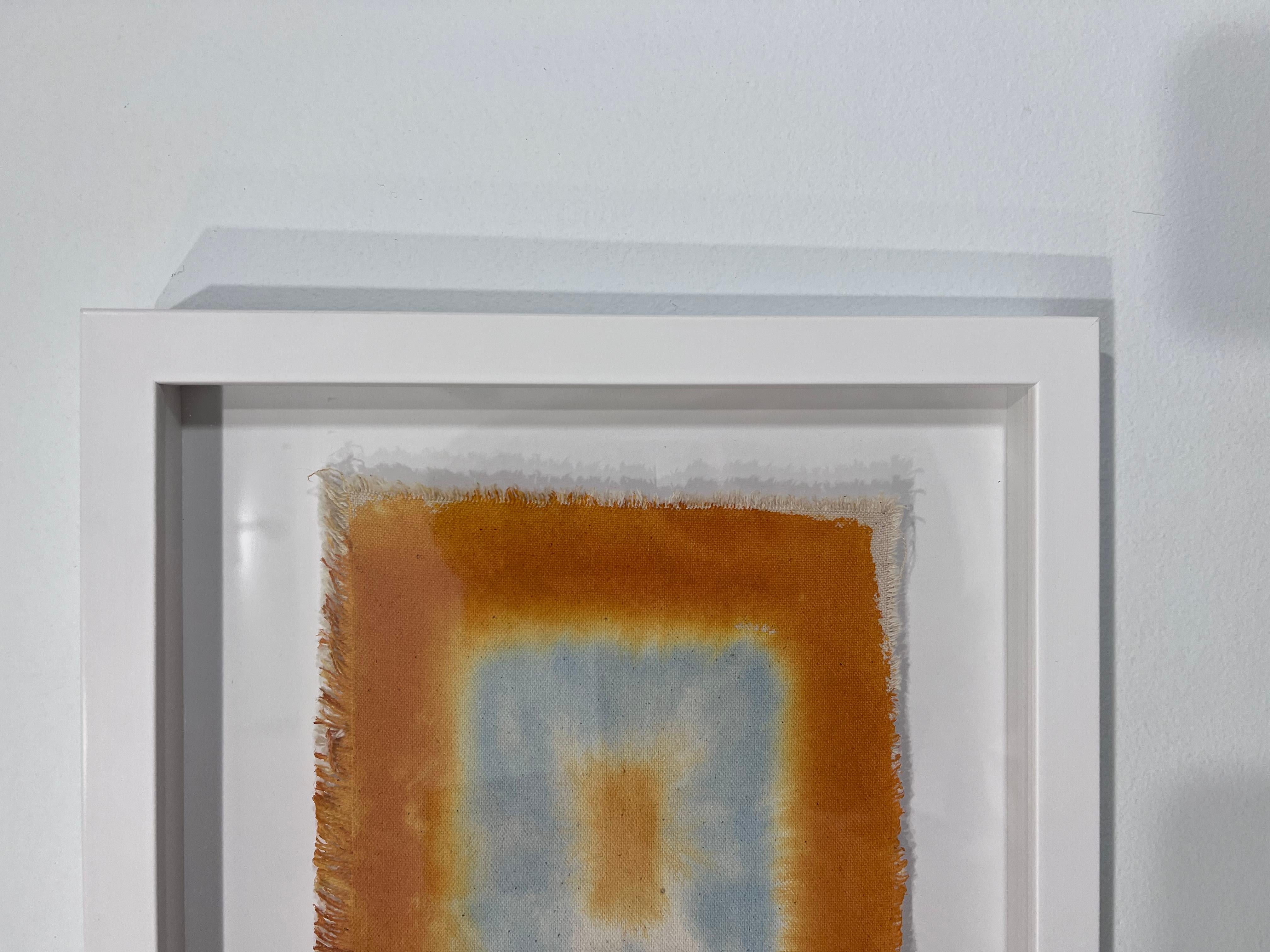 Petite peinture abstraite géométrique abstraite à l'aquarelle/acrylique marron et bleu bébé  en vente 1