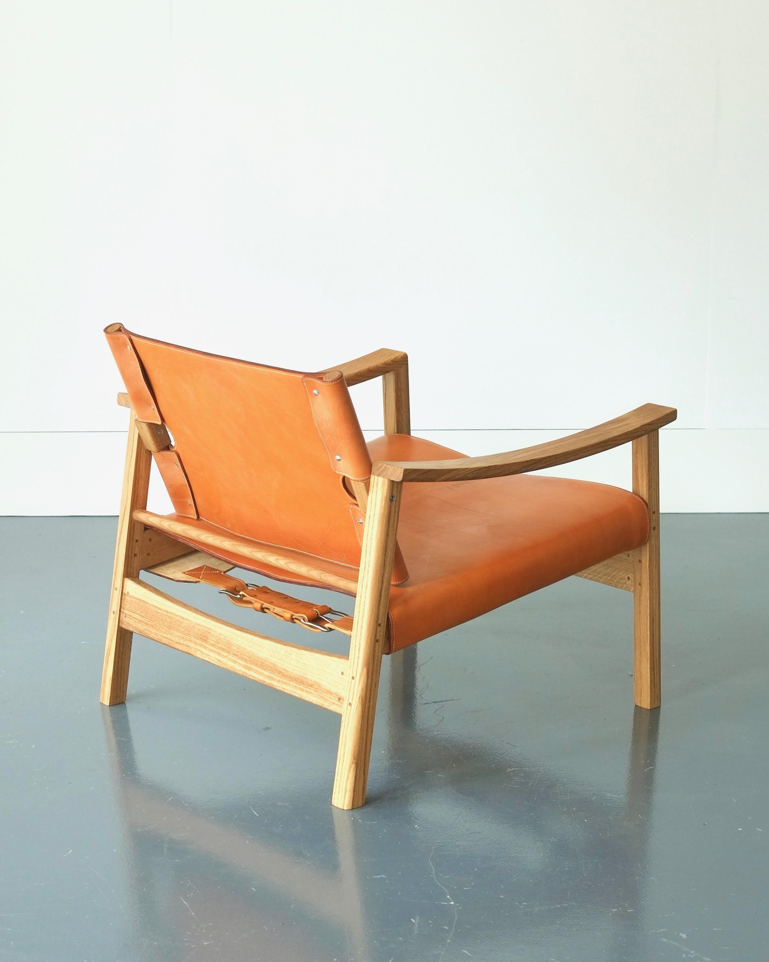 Mid-Century Modern Chaise de lecture en cuir Bridle en vente