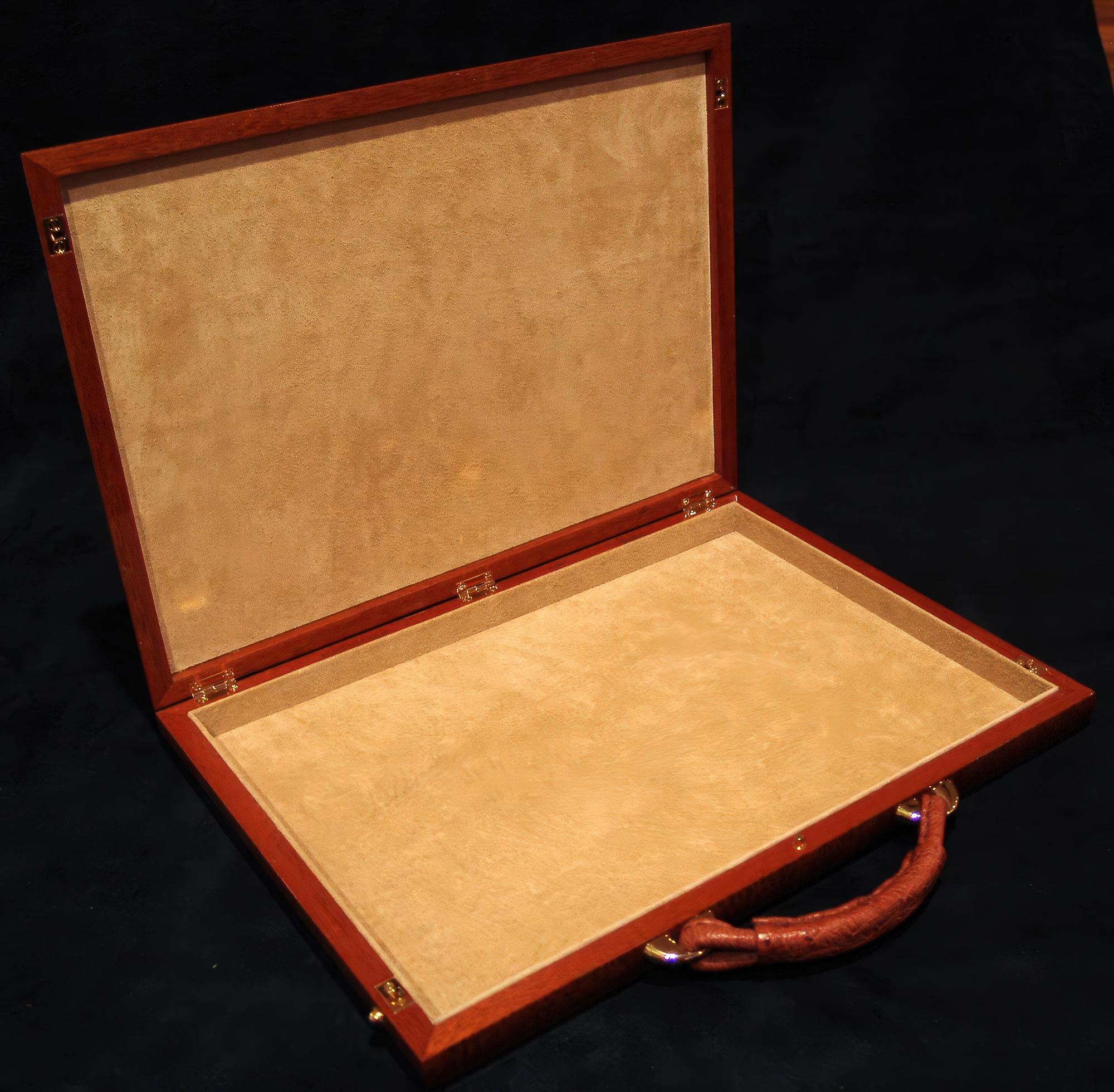 Maletín con caja de música en miniatura - Maletín portadocumentos único en su especie en venta 1