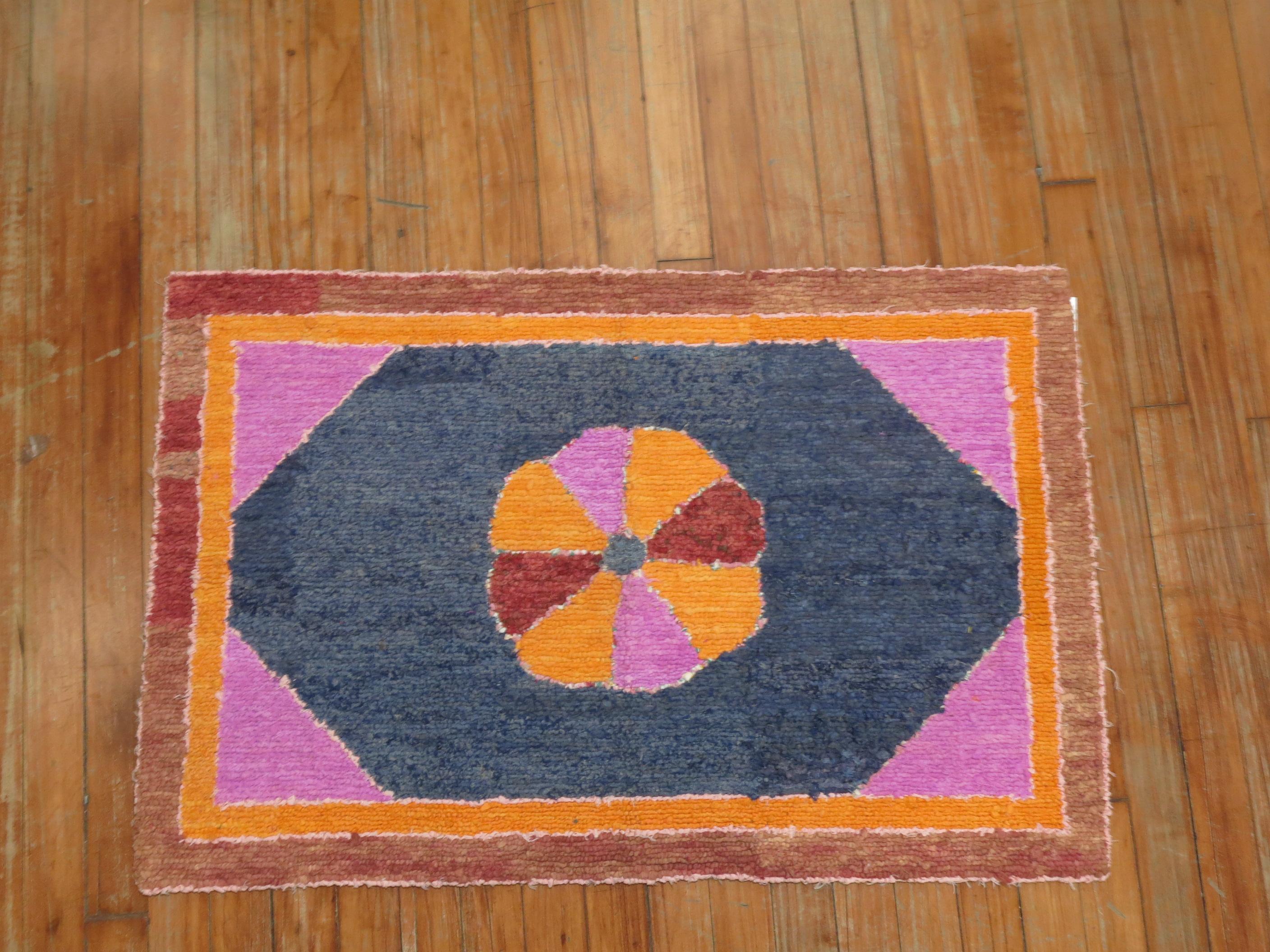 Bright American Hooked Rug In Excellent Condition In New York, NY