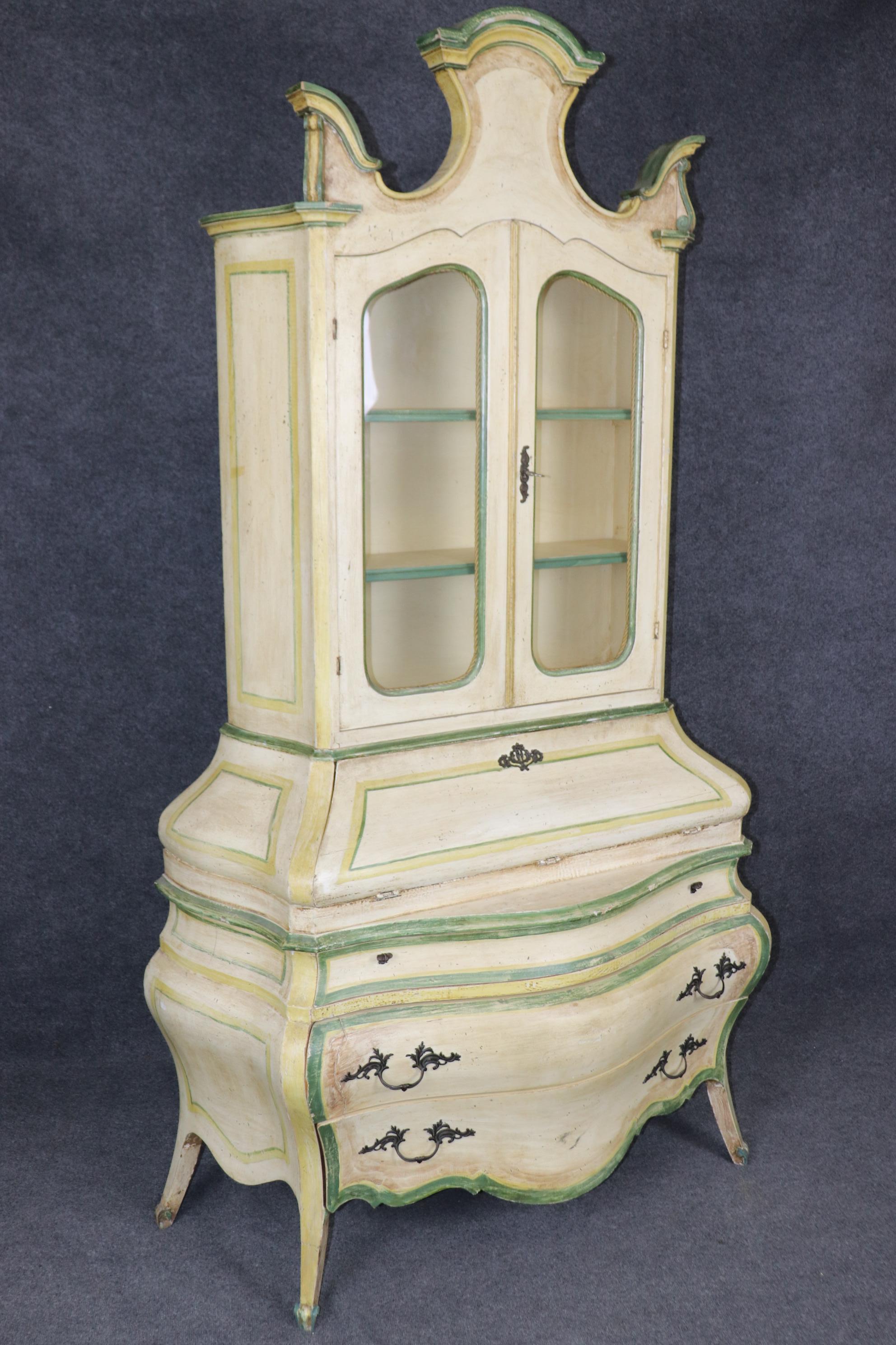 Bright and Beautiful Italian-Made Rococo Paint Decorated Secretary Desk In Good Condition For Sale In Swedesboro, NJ