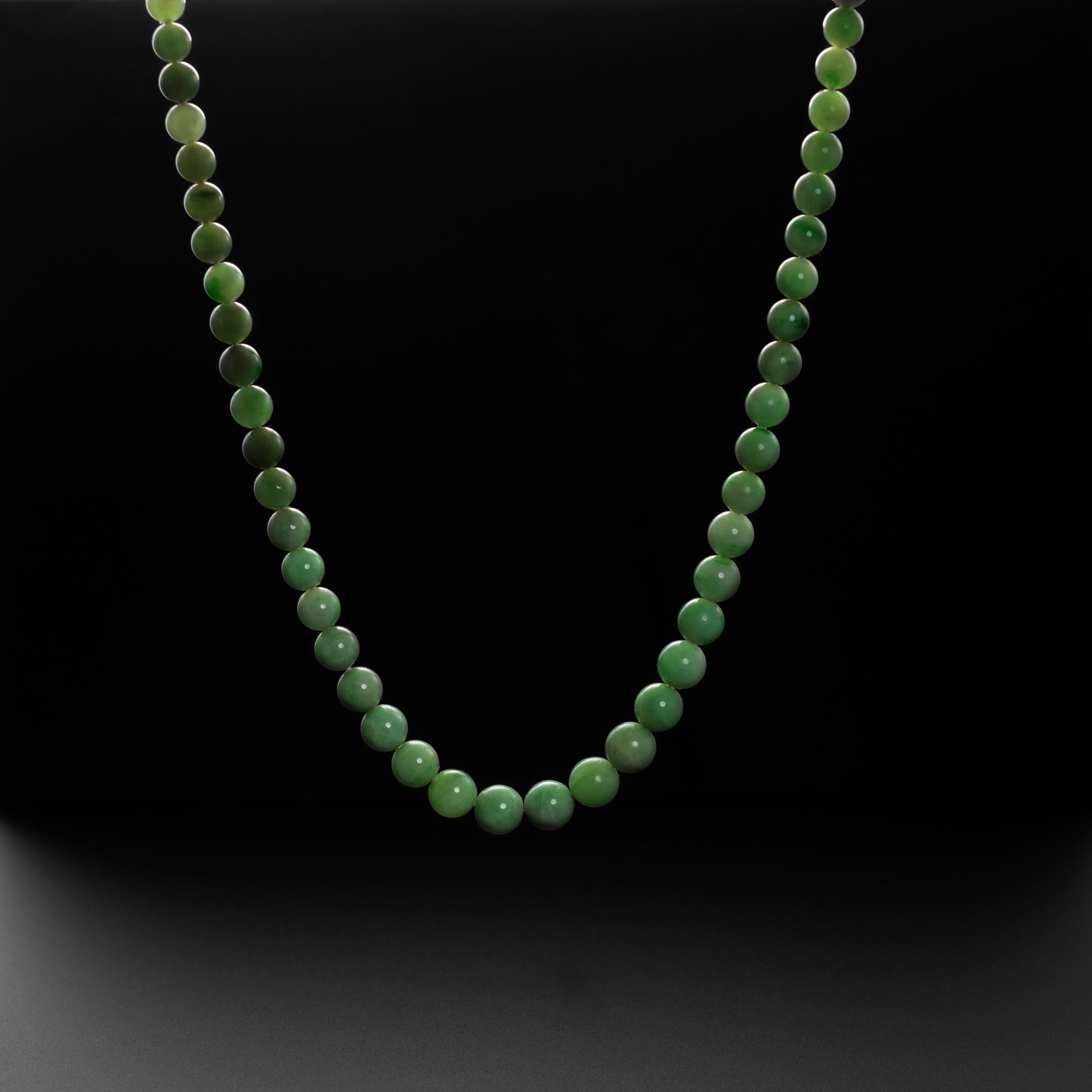 Bright Apple Green Jadeit Jade Halskette zertifiziert unbehandelt (Perle) im Angebot