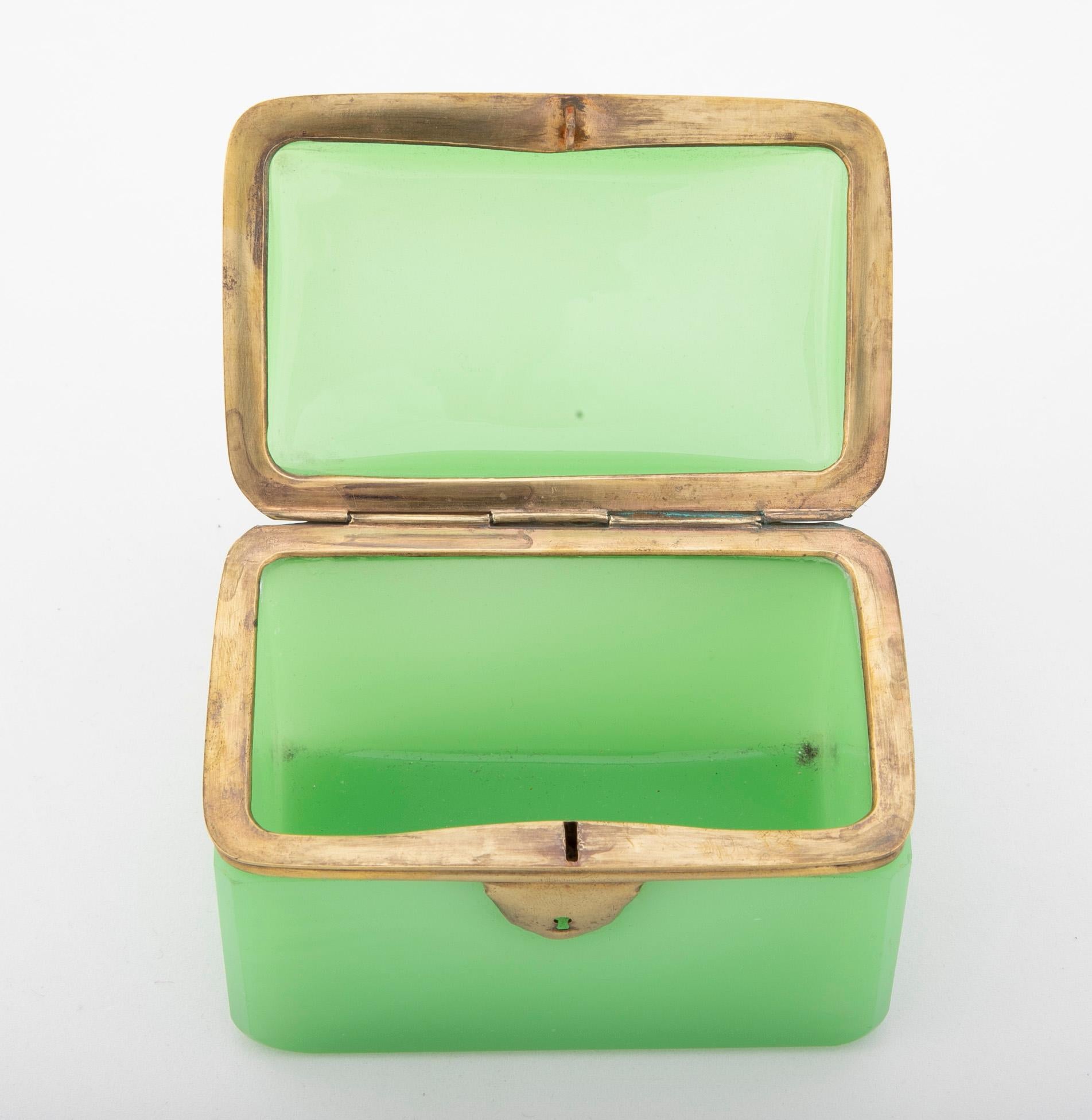 Bright Apple Green Opaline Glass Box with Bronze Mounts In Good Condition In Stamford, CT
