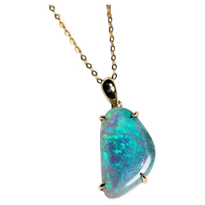 Collana con ciondolo in opale nero australiano brillante, oro giallo 14K