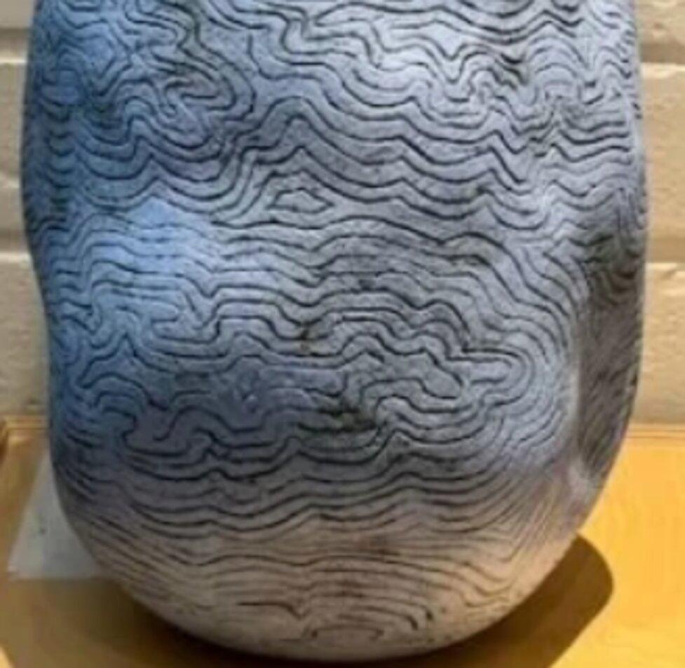 Moderno Vaso blu brillante con interno smaltato di Katie Braida in vendita