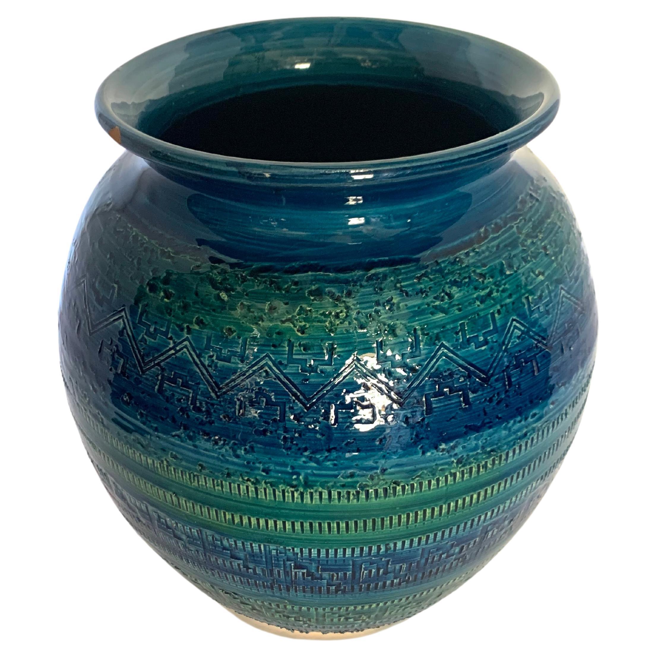 Vase à motif géométrique bleu vif avec rayures vertes, France, milieu du siècle dernier en vente