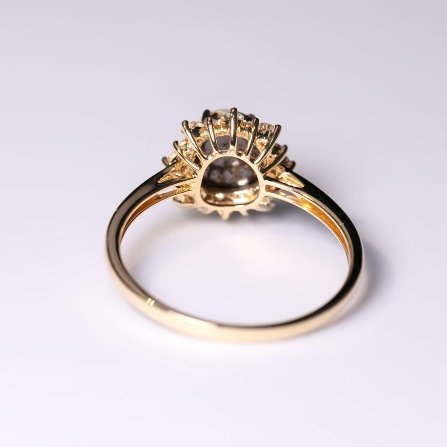 Bague de fiançailles Boulder Opal Halo Diamond Or jaune 18K en vente 1