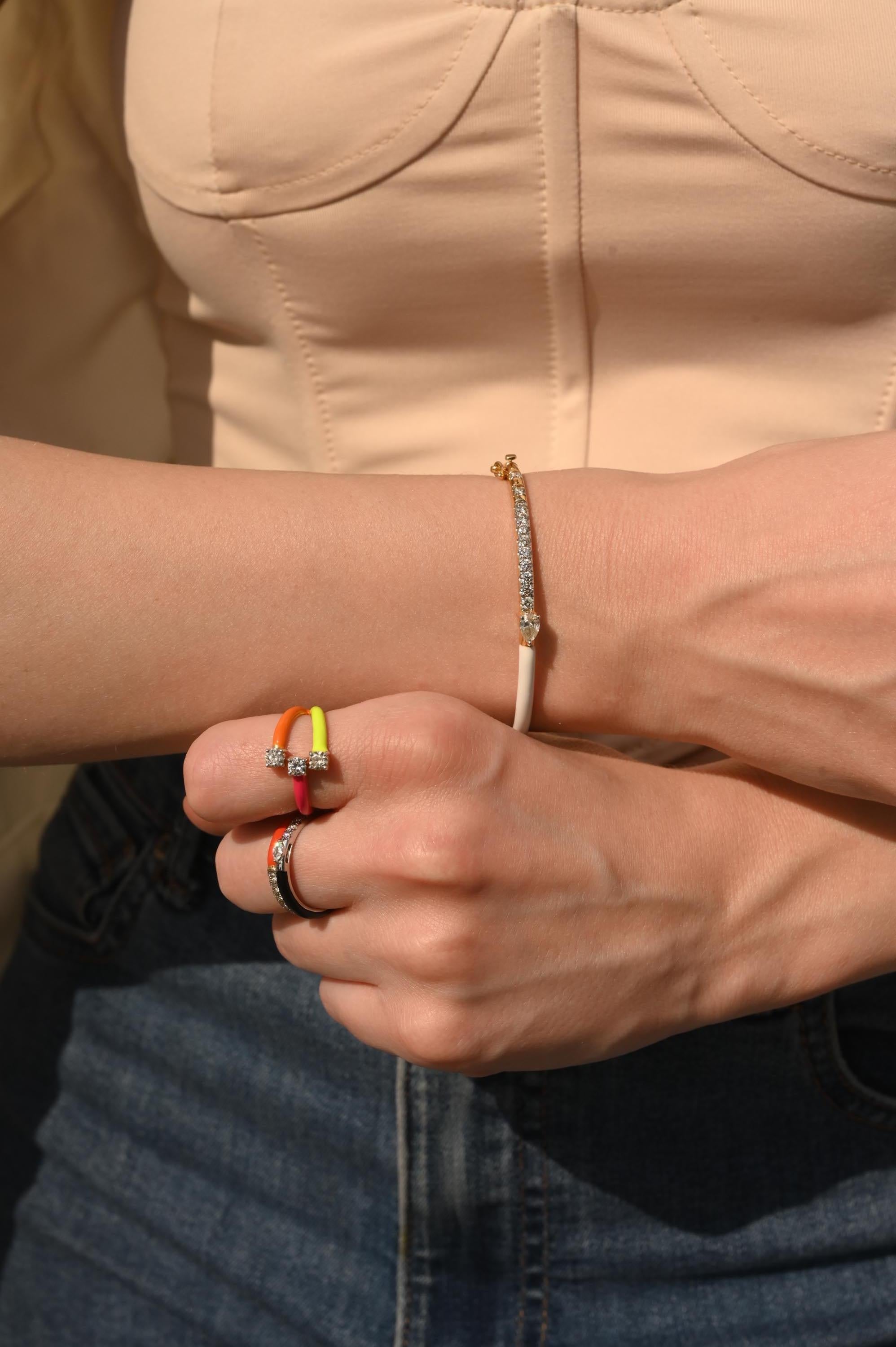 En vente :  Bague réglable en or jaune 14k avec émail de couleur vive et diamant 15