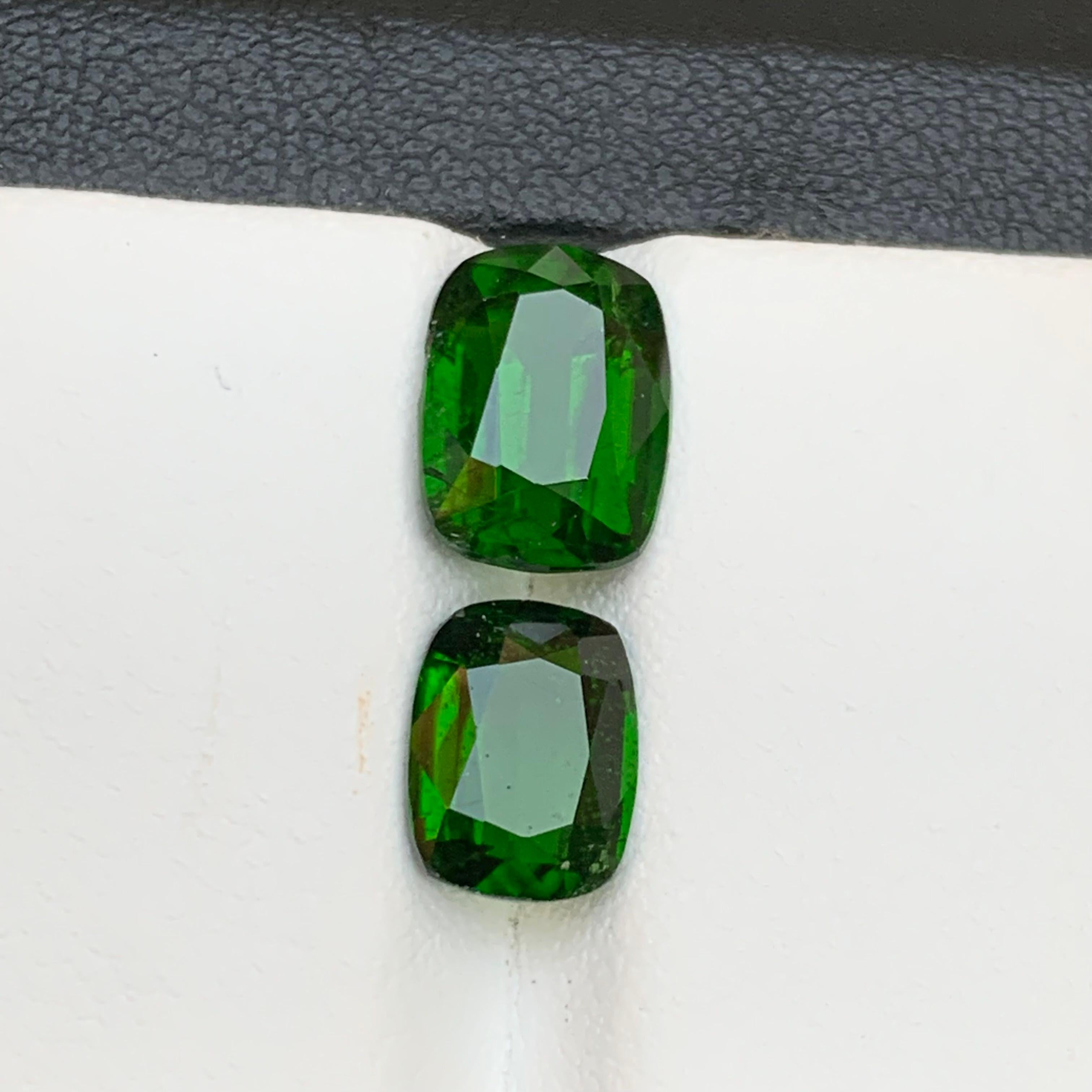 Bright Deep Green Natural Tourmaline Gemstones 5.30 Ct Cushion Cut for Jewelry In New Condition For Sale In Peshawar, PK