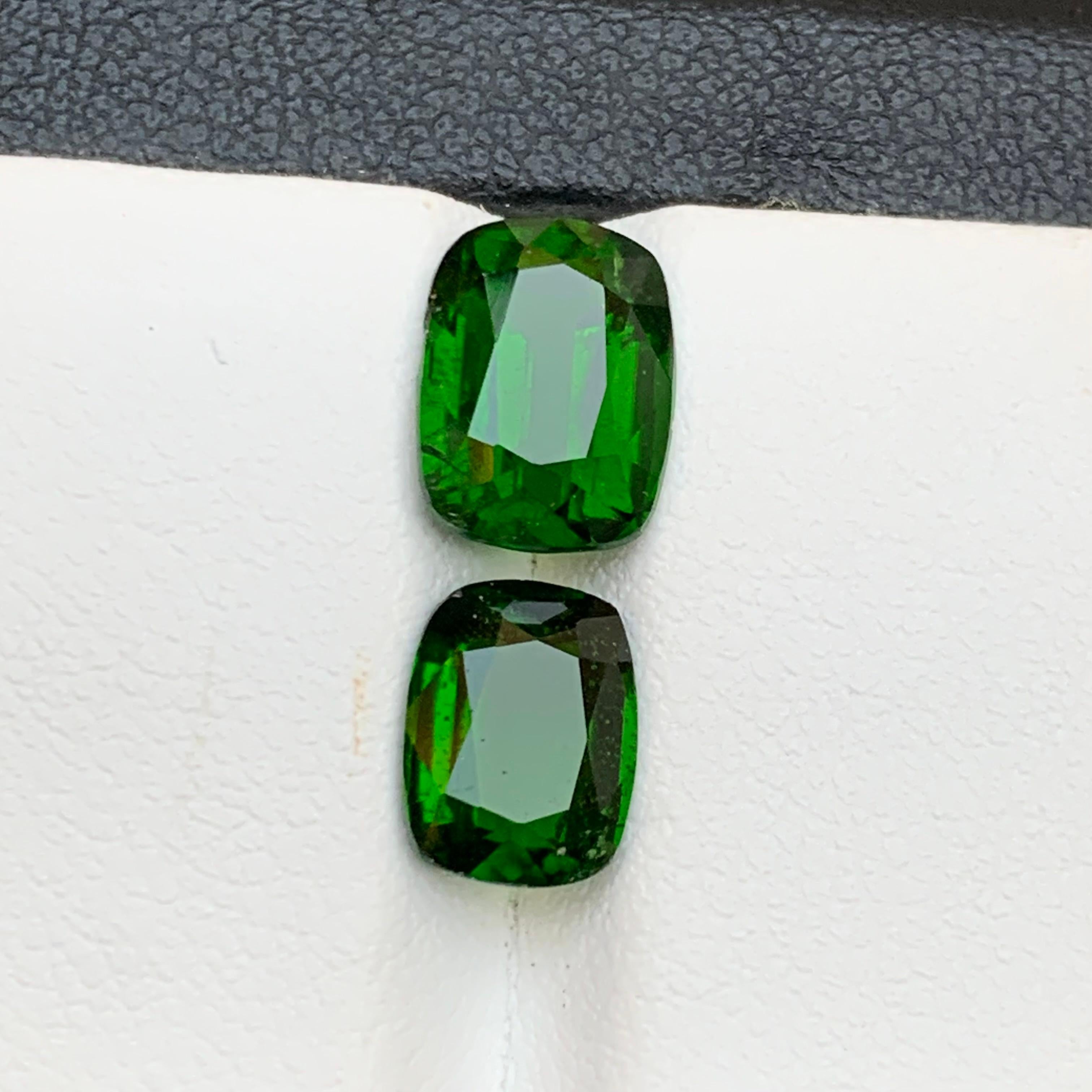 Bright Deep Green Natural Tourmaline Gemstones 5.30 Ct Cushion Cut for Jewelry For Sale 4