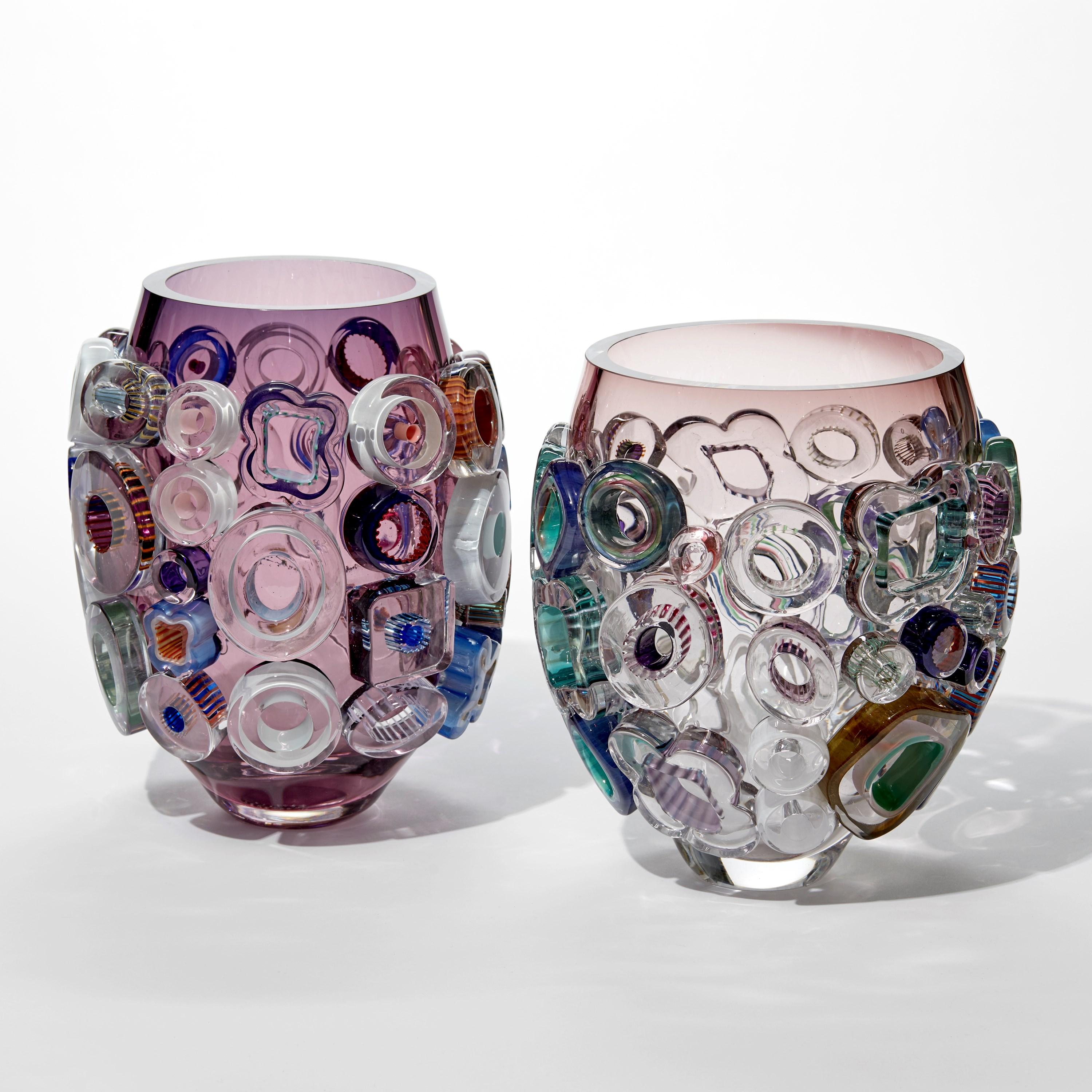 XXI secolo e contemporaneo Bright Field Montana Blue Light, un vaso viola e multicolore di Sabine Lintzen in vendita