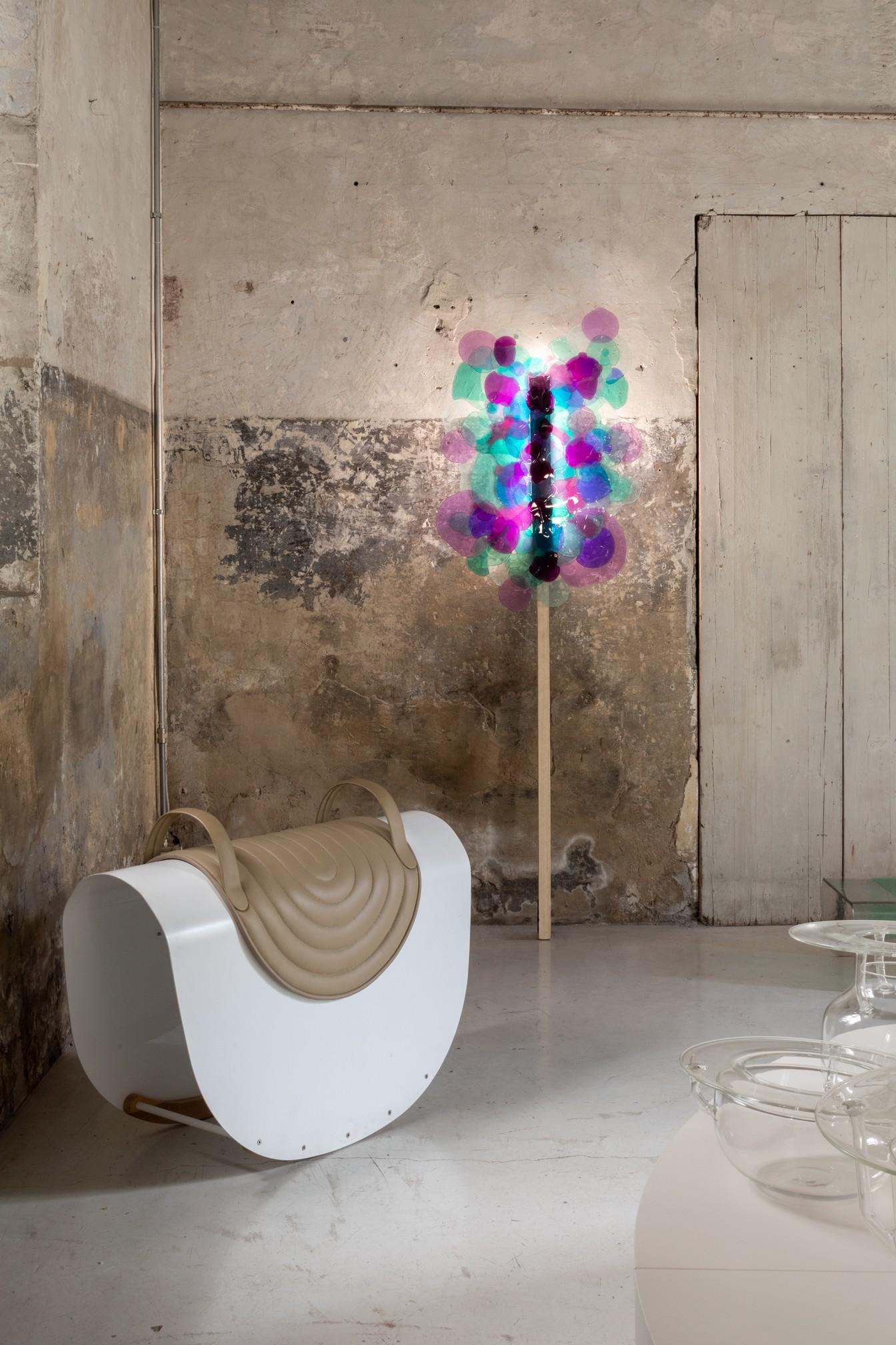 Bright Future Manifesto Luminaire en résine polychrome Par Matteo Pellegrino en vente 2