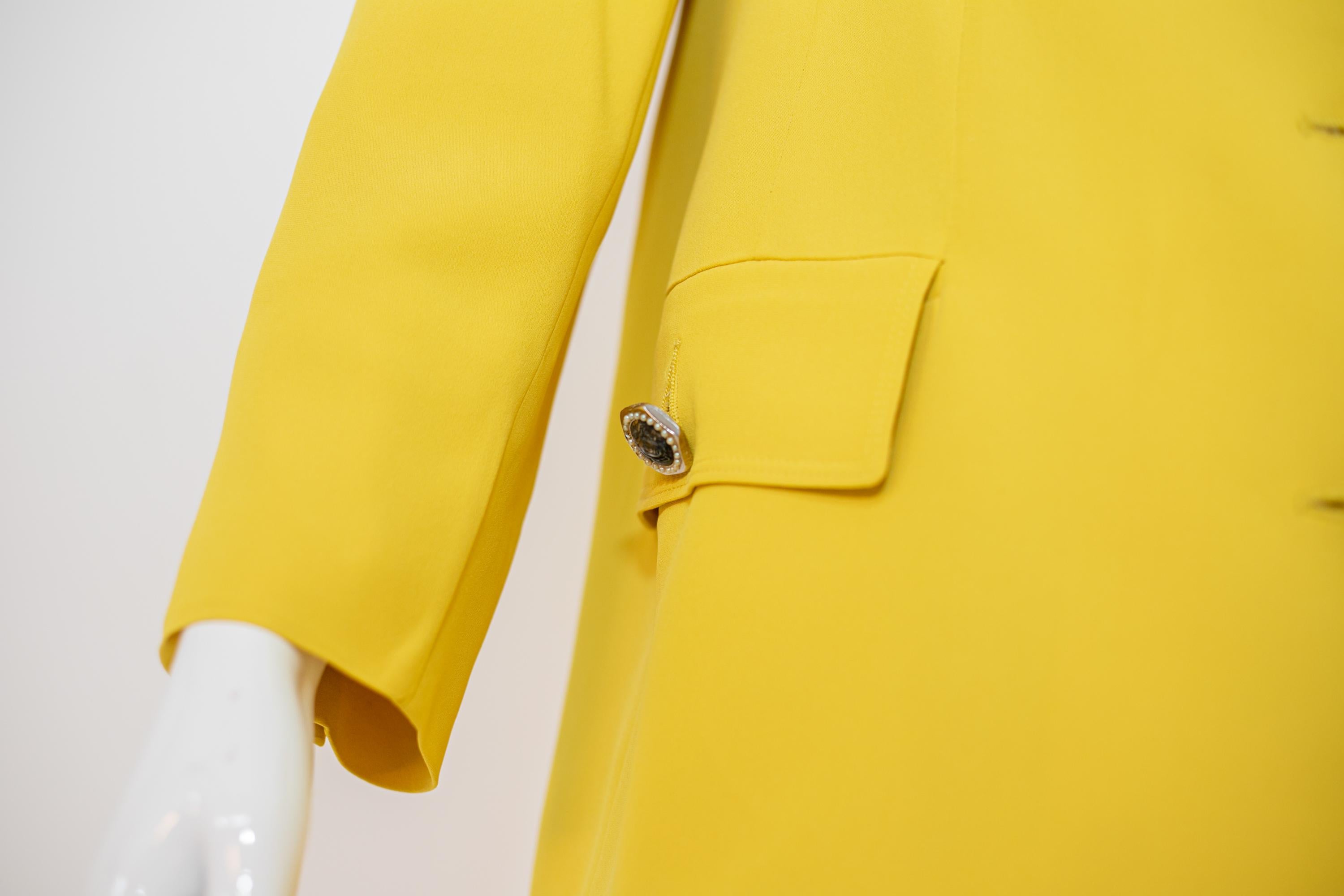 Costume de soirée deux pièces jaune vif Gianni Versace en vente 2