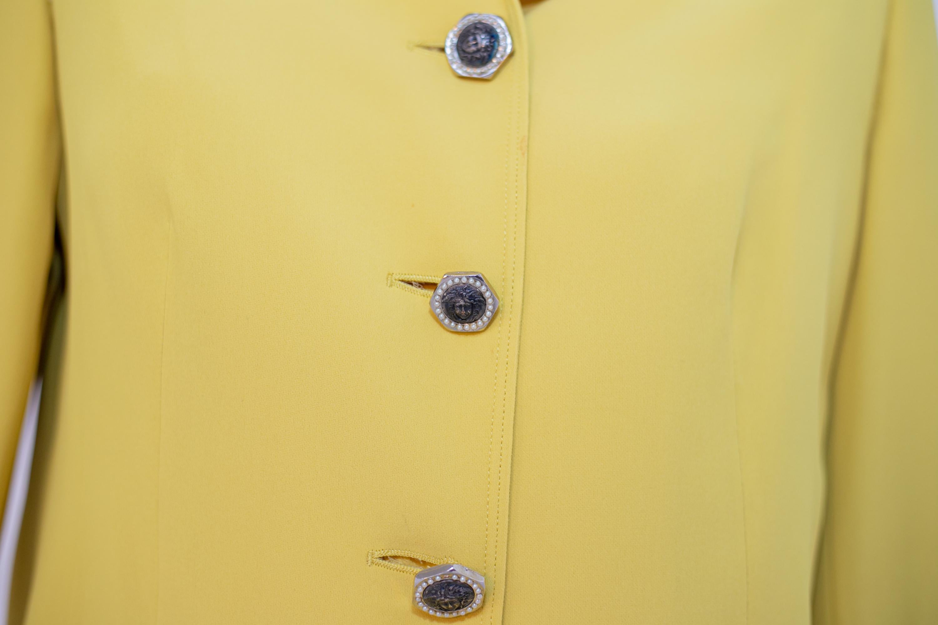 Costume de soirée deux pièces jaune vif Gianni Versace en vente 3