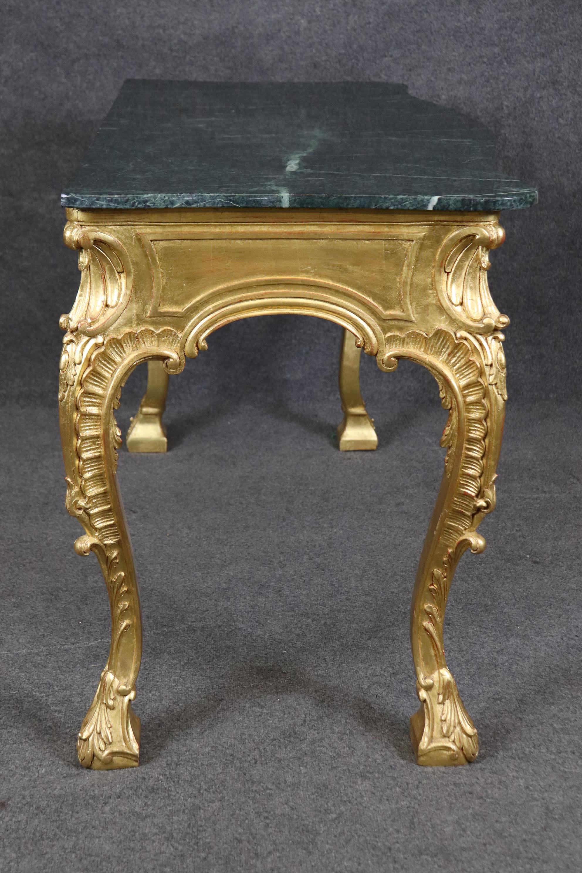 Bright Gilded Georgian Carved Walnut Marble Top Console Serving Table  In Good Condition For Sale In Swedesboro, NJ