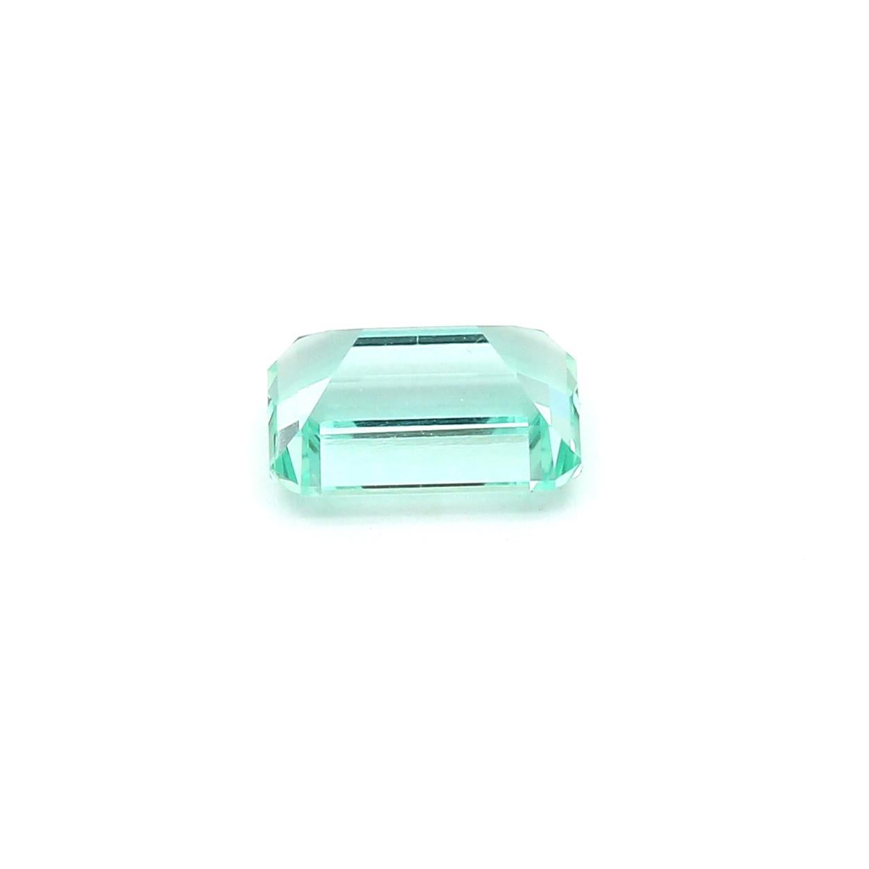 An amazing Russian Emerald which allows jewelers to create a unique piece of wearable art.
This exceptional quality gemstone would make a custom-made jewelry design. Perfect for a Ring or Pendant.

Shape - Octagon
Weight - 1.3 ct
Treatment -