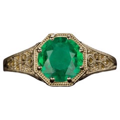 Bright Green Emerald Yellow Gold Solitaire Ring