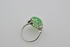 GIA-zertifizierter Jadeit Grüner gravierter Diamantring Platin Frankreich