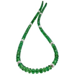 Collana di perline con rondelle di tsavorite verde brillante e oro bianco 18 carati