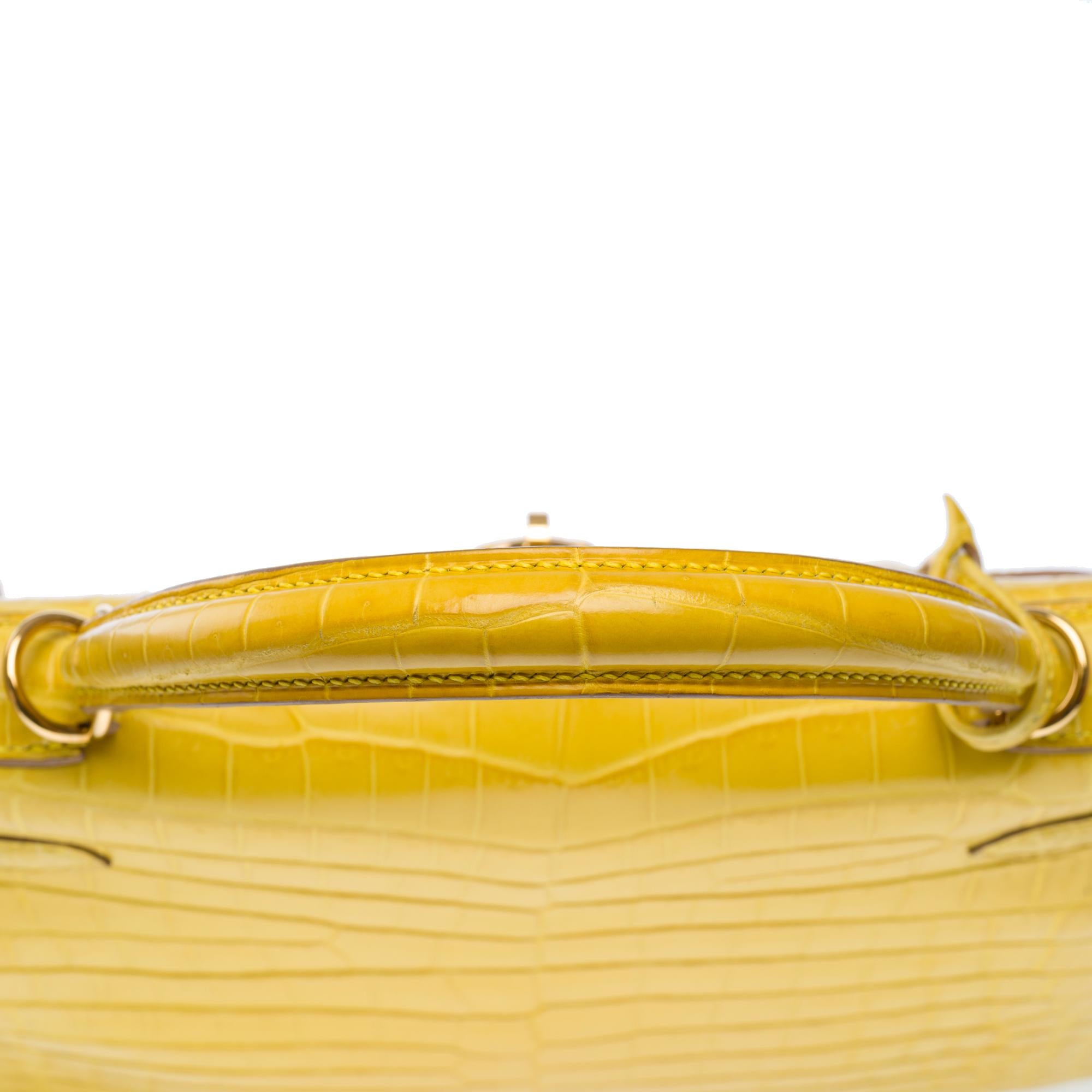 Bright Hermes Kelly 28 in Jaune Mimosa Matte Crocodile, GHW en vente 7