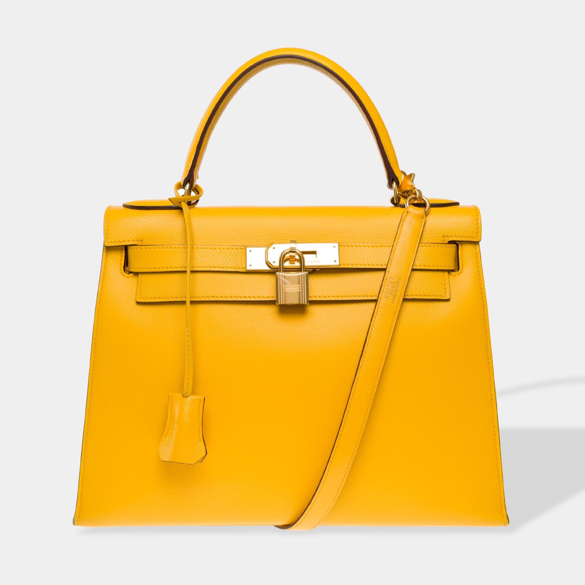 Bright Hermès Kelly 28 sellier handbag strap in Courchevel Yellow leather, GHW In Good Condition In Paris, IDF