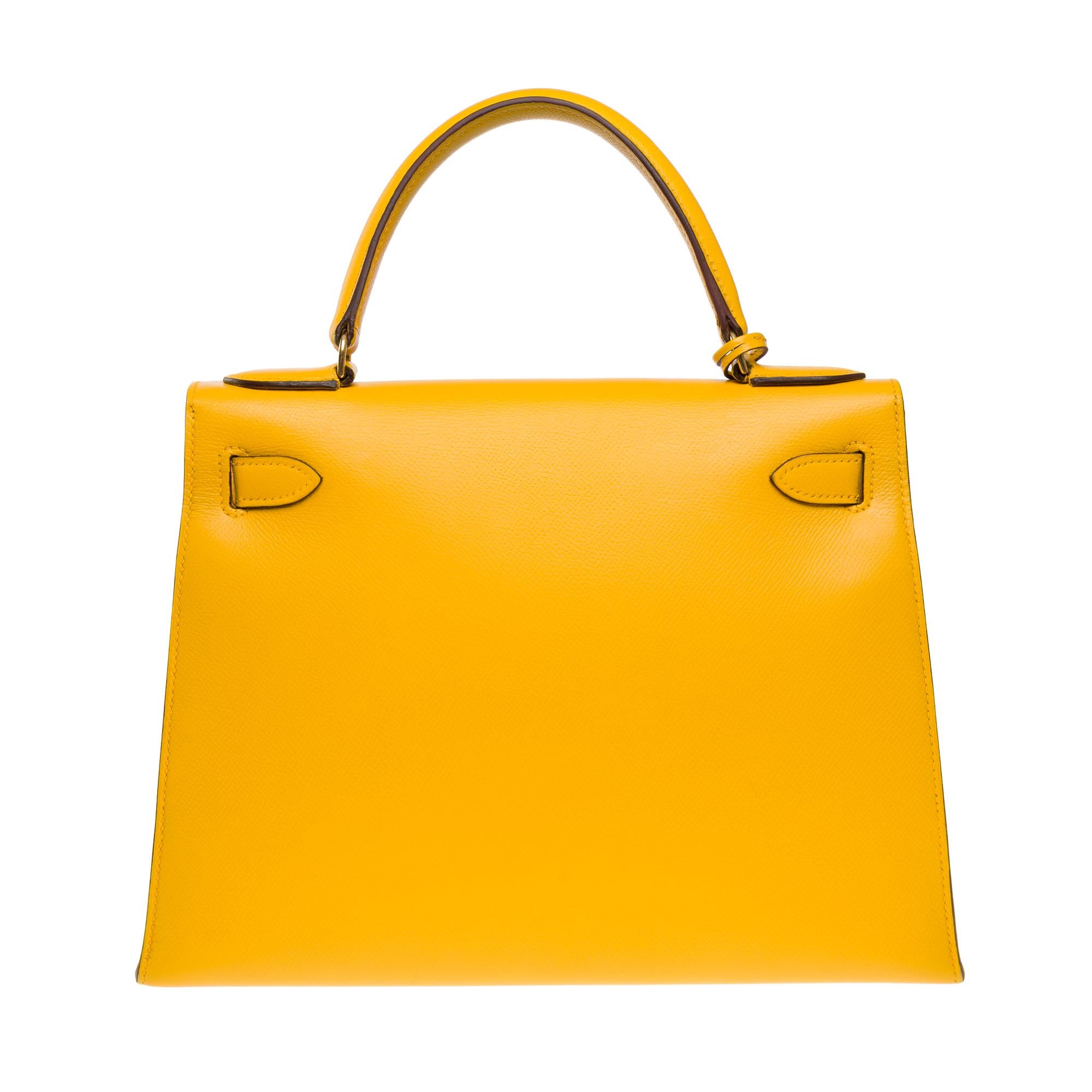 Women's Bright Hermès Kelly 28 sellier handbag strap in Courchevel Yellow leather, GHW