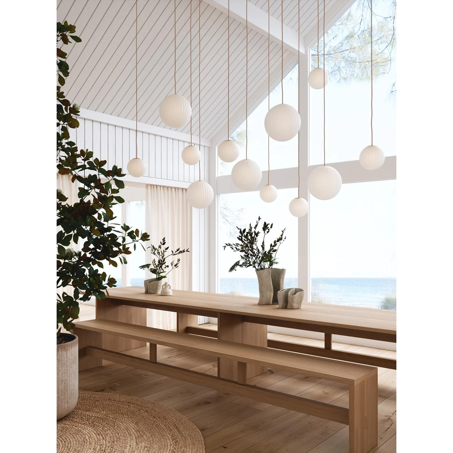 Postmoderno Lampada a sospensione luminosa Modeco XL di Nordic Tales in vendita