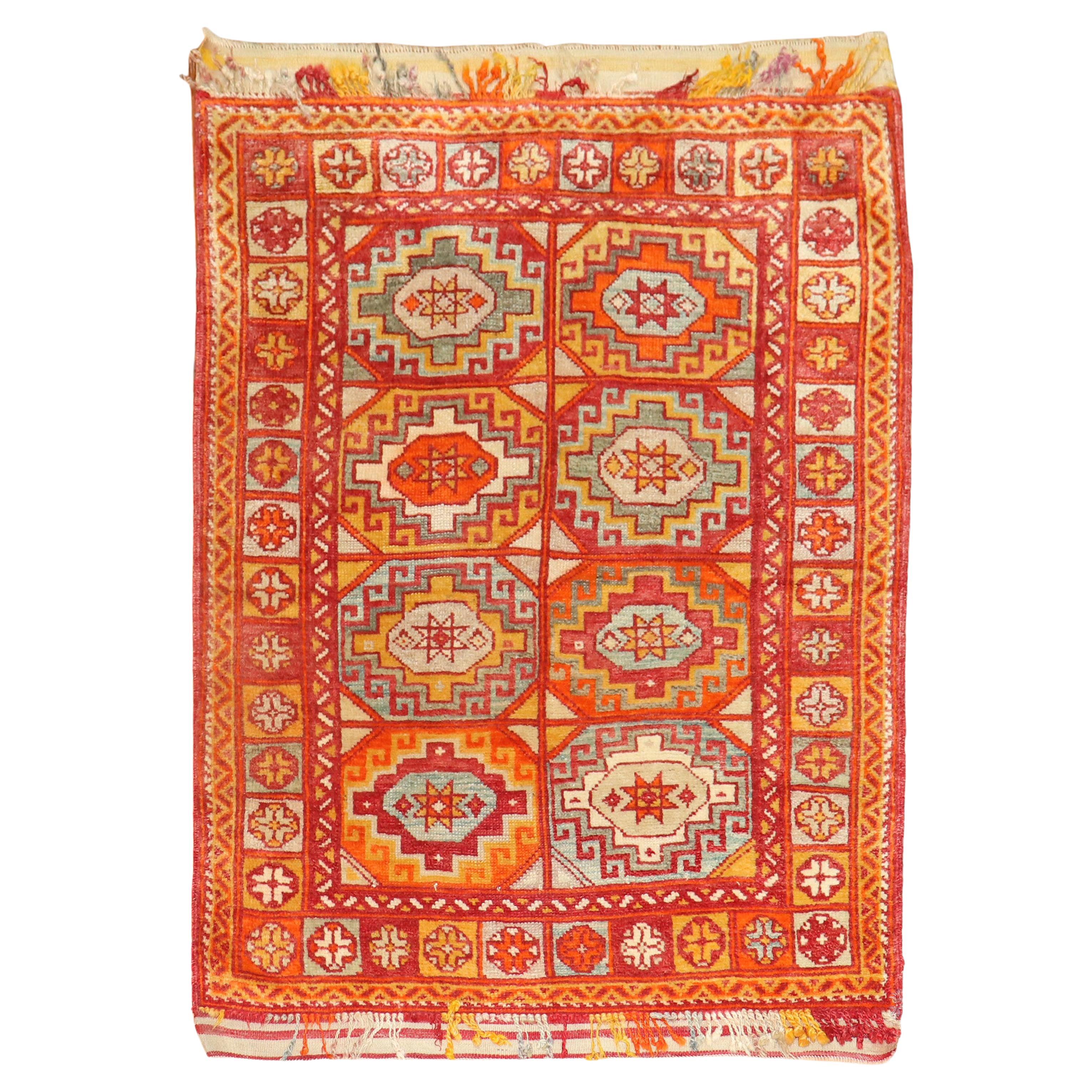 Leuchtend orangefarbener antiker türkischer Bergama-Teppich im Angebot