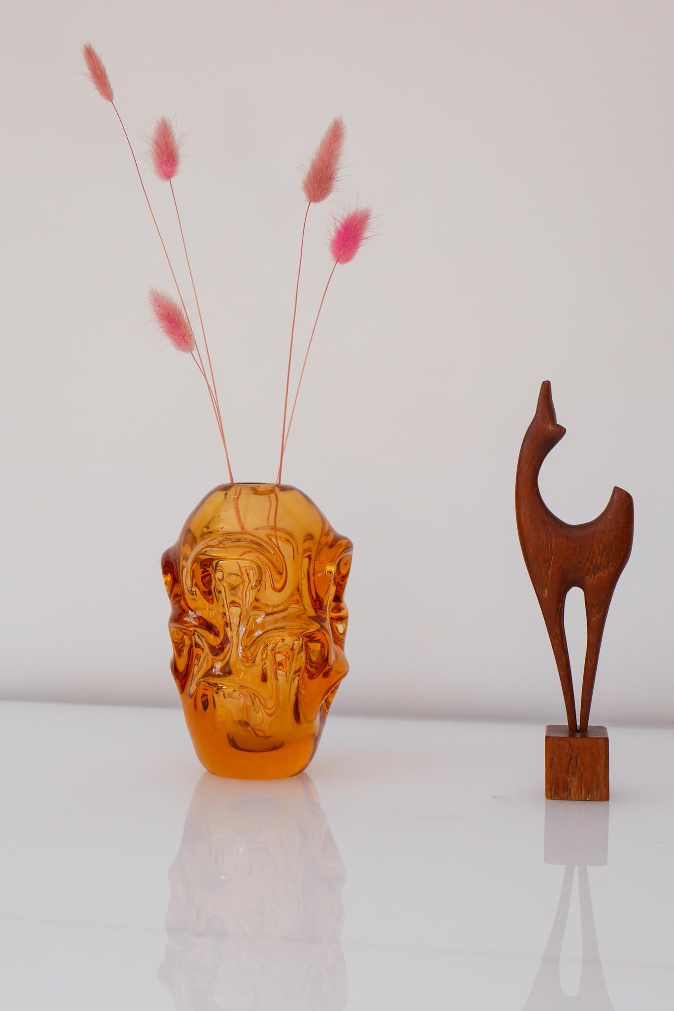 Suédois Vase en verre d'art orange vif par Börne Augustsson pour Åseda, Suède en vente