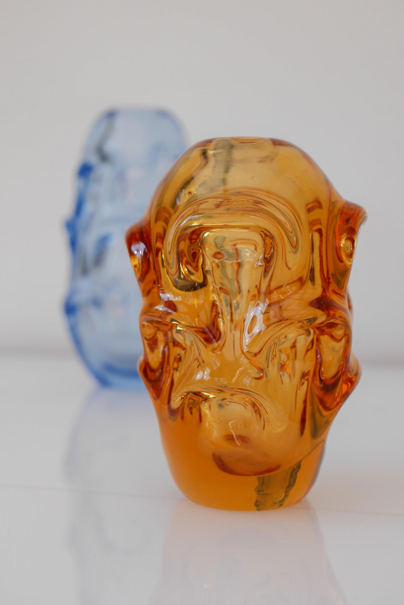 Fait main Vase en verre d'art orange vif par Börne Augustsson pour Åseda, Suède en vente