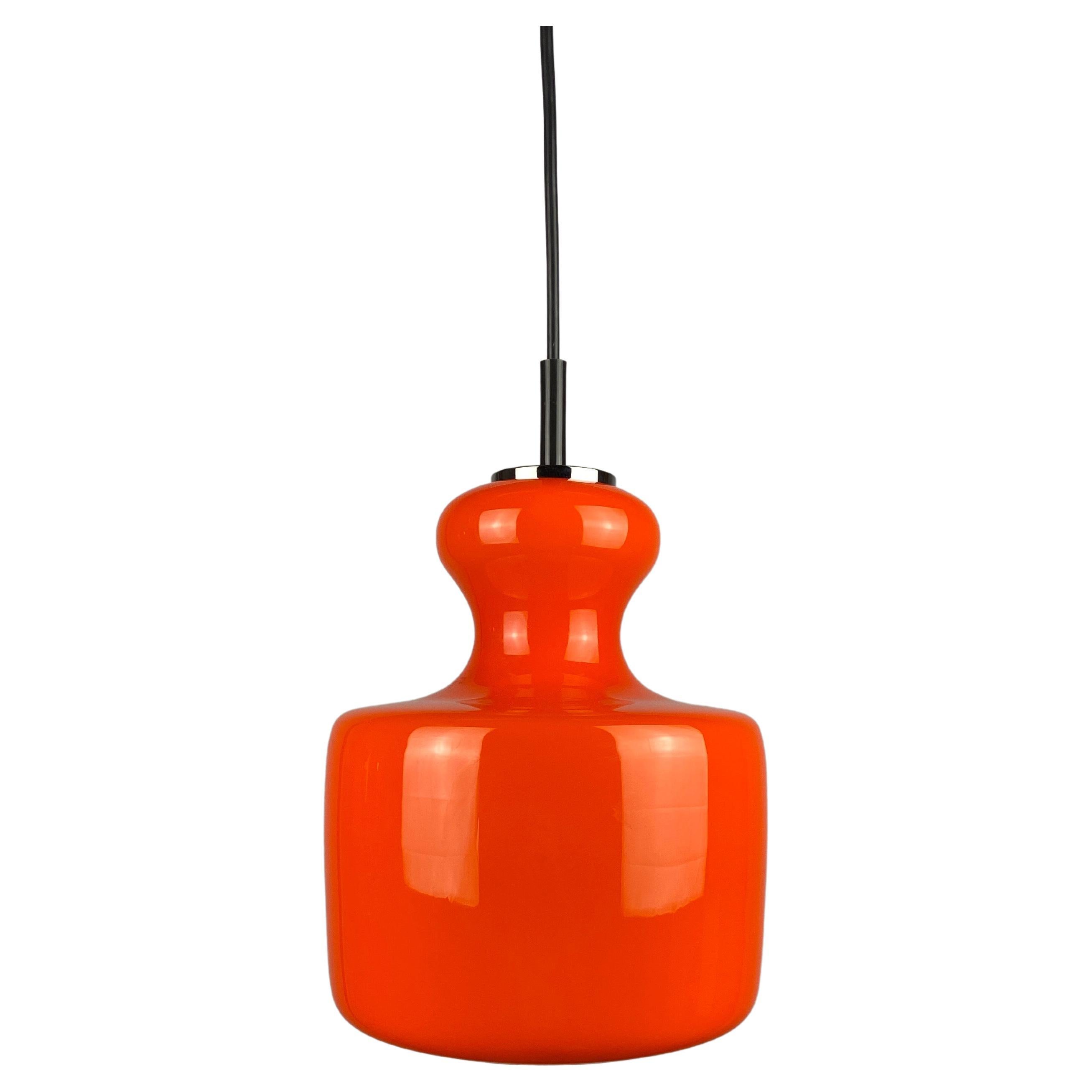 Lampe à suspension en verre orange vif de Peill and Putzler, 1960