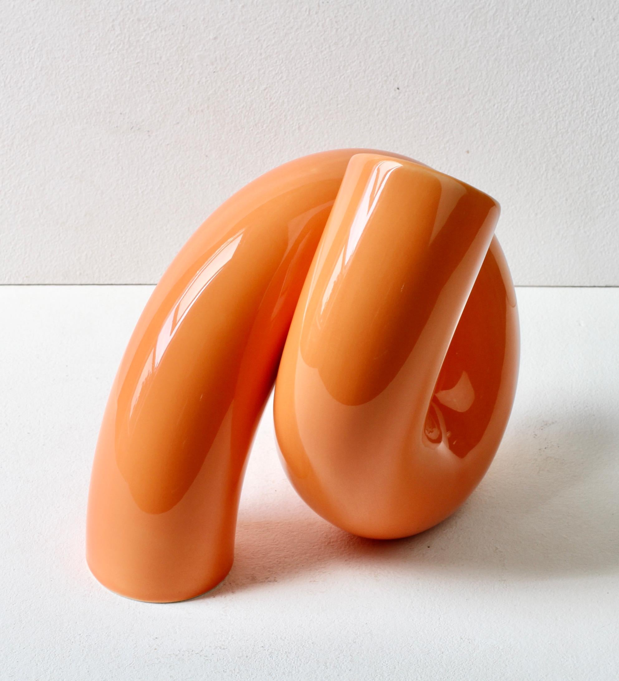 Jarrón esmaltado naranja brillante años 80 / 90 estilo Memphis Pop Art de Ju Schnee 2024 en venta 8