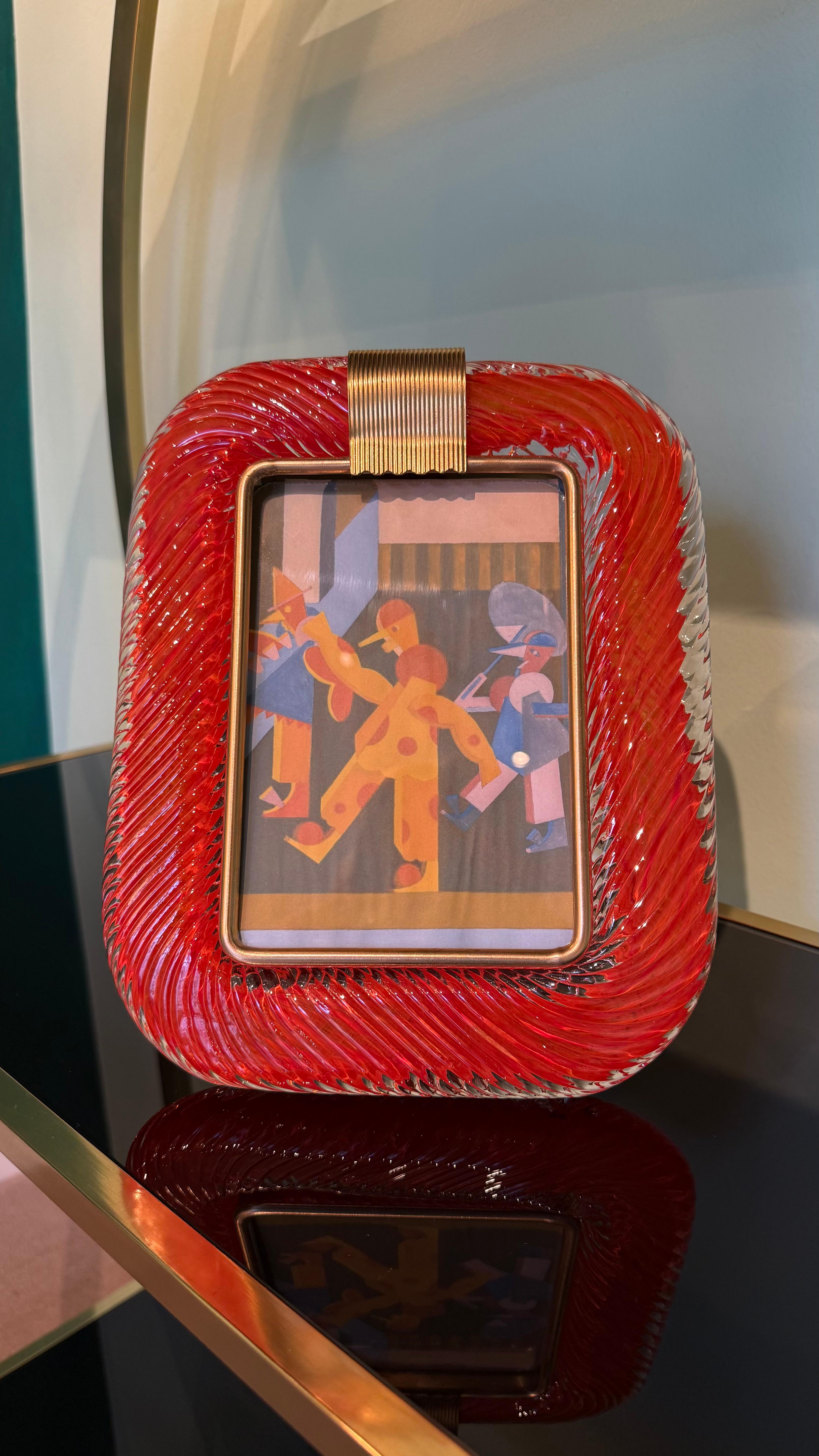 Marco de cristal de Murano naranja brillante con detalles de latón en venta 2