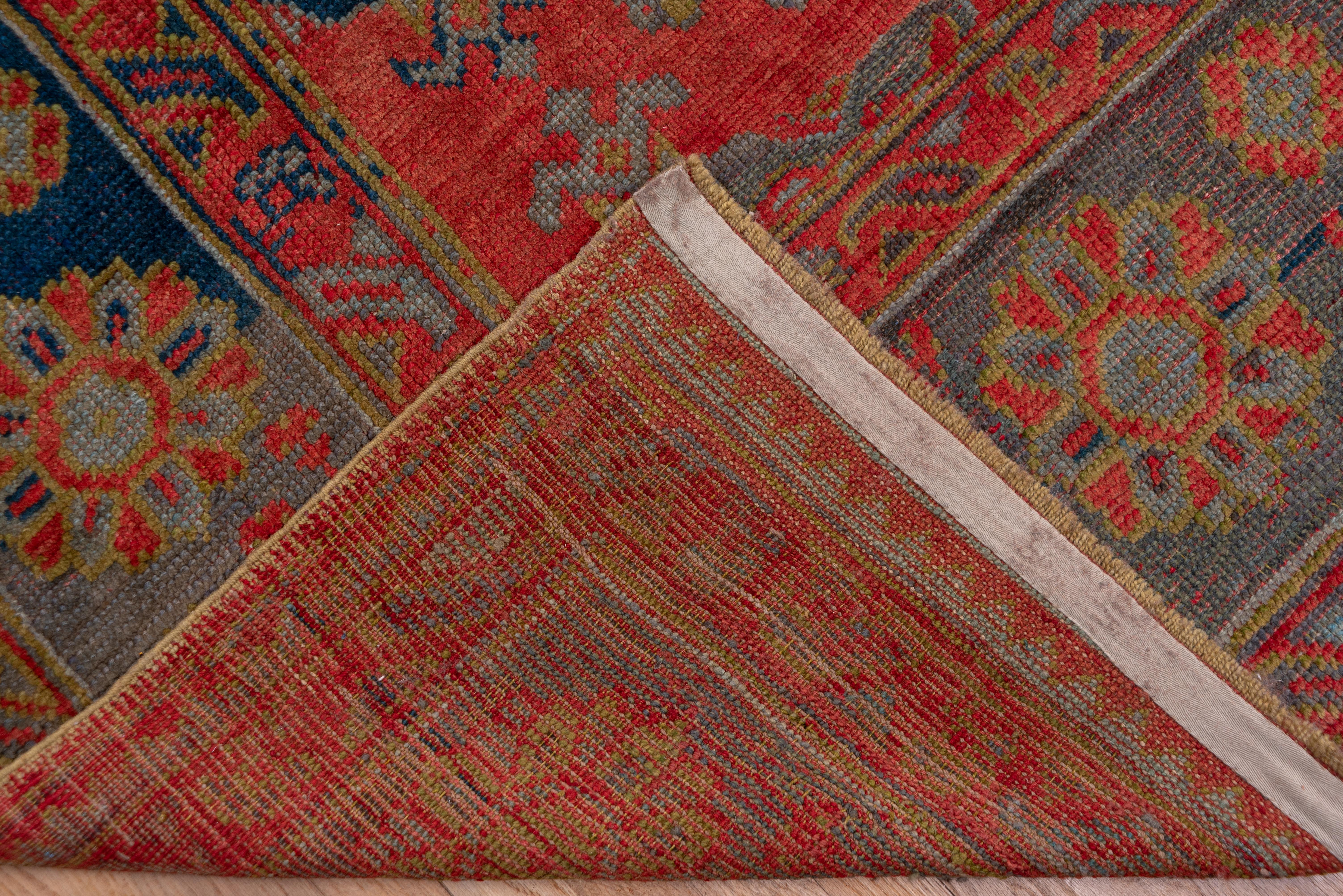 Bright Oversized Antique Oushak Carpet In Excellent Condition In New York, NY