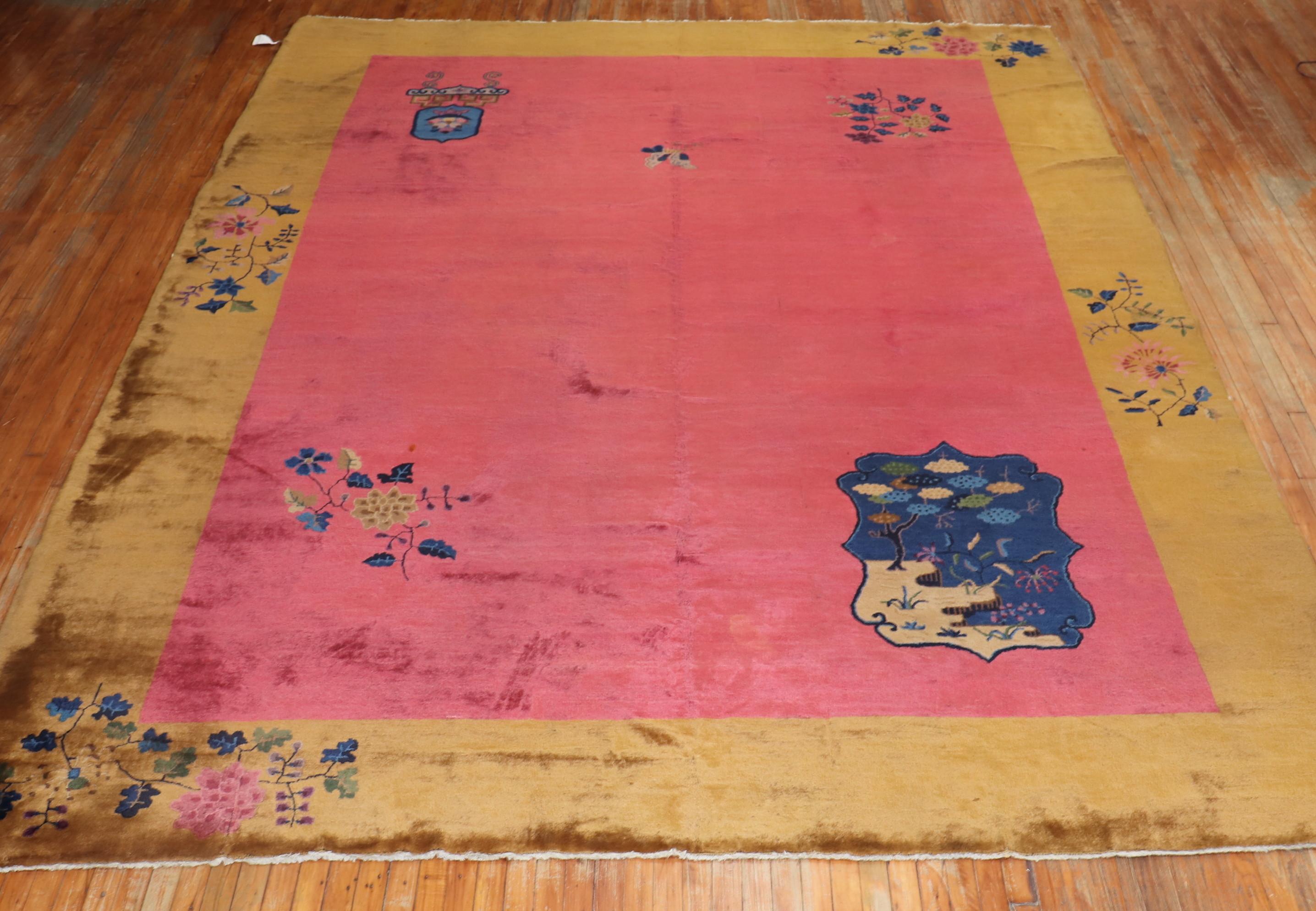 Chinesischer hellrosa Art-Déco-Teppich in Zimmergröße, 20. Jahrhundert (Art déco) im Angebot