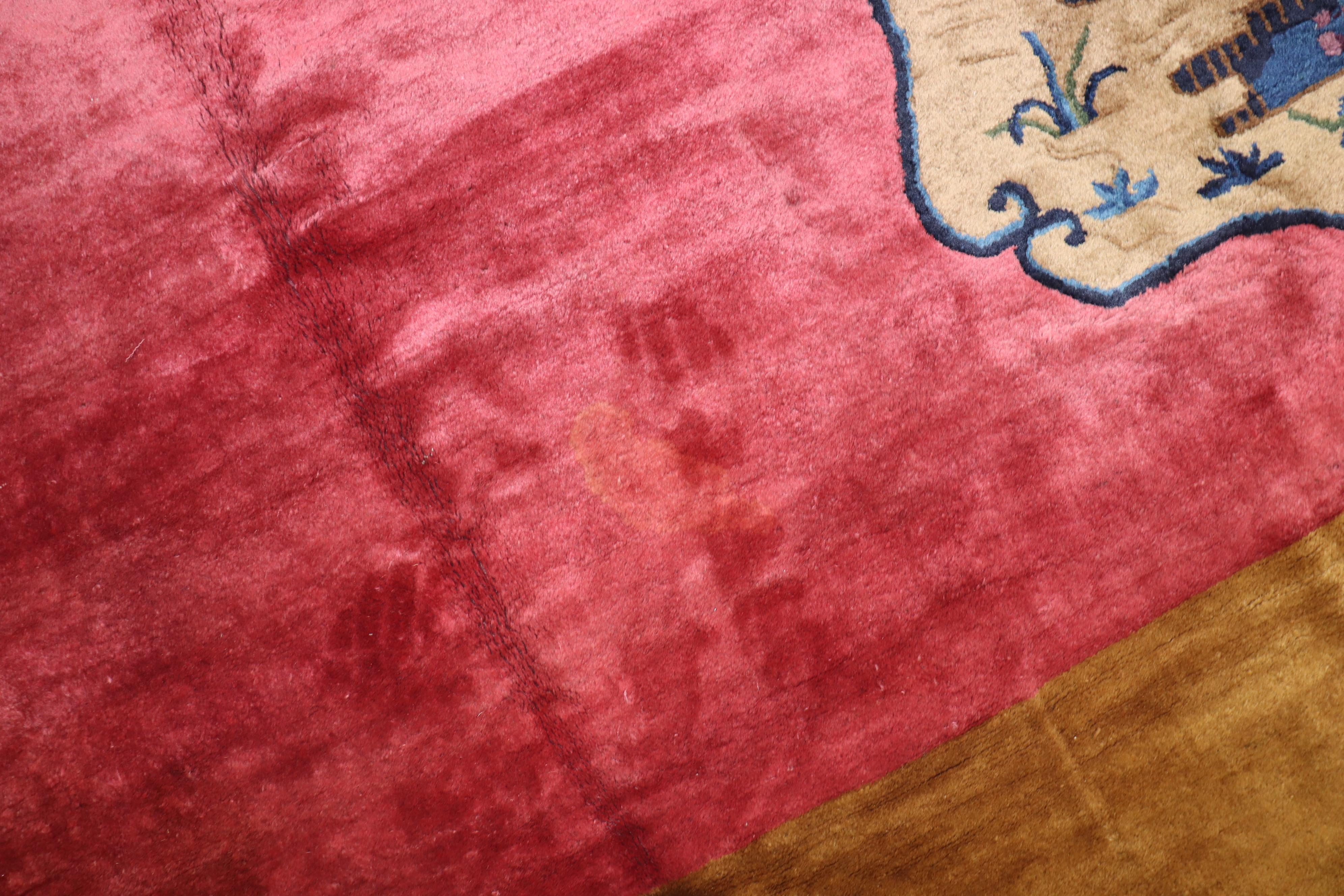 Chinesischer hellrosa Art-Déco-Teppich in Zimmergröße, 20. Jahrhundert im Angebot 1